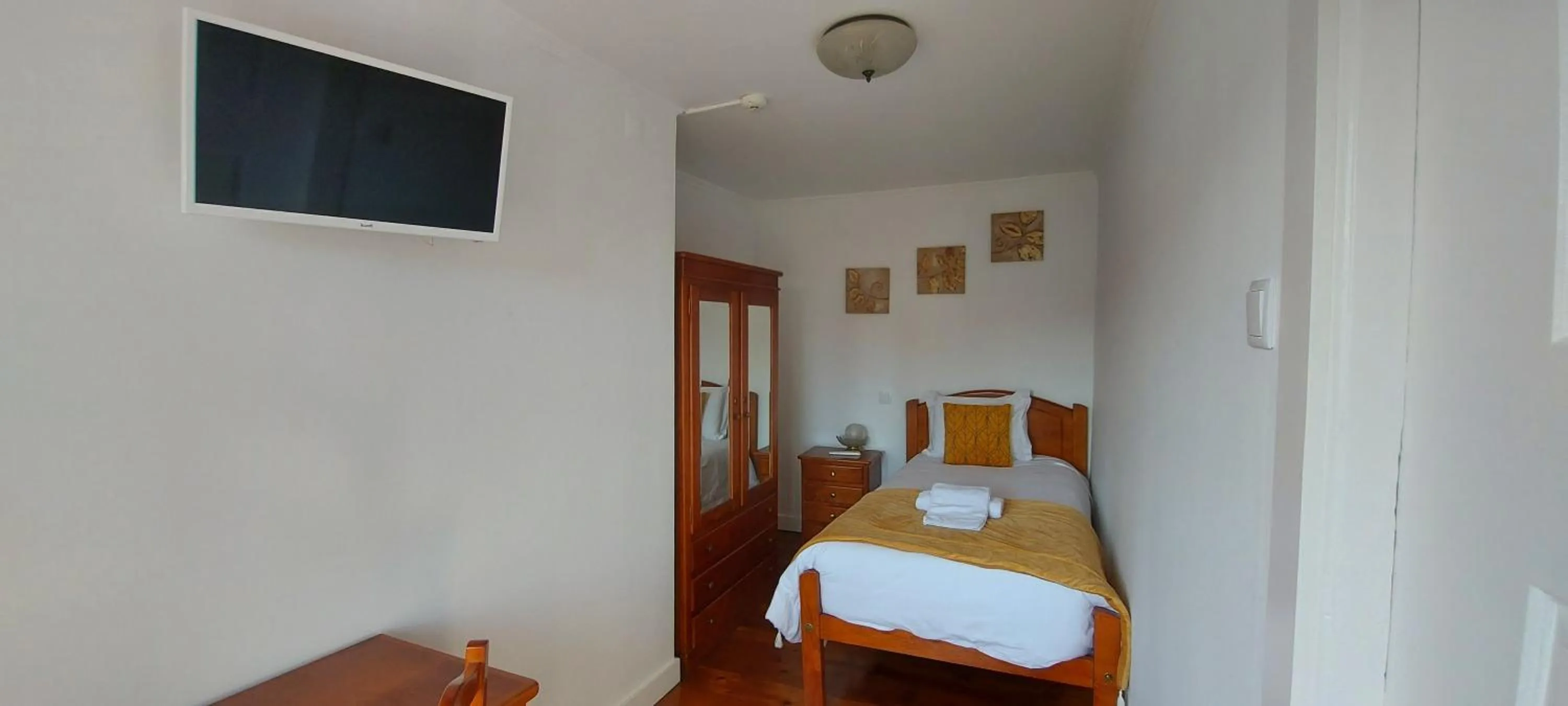 Bed in A Portuguesa Guest House