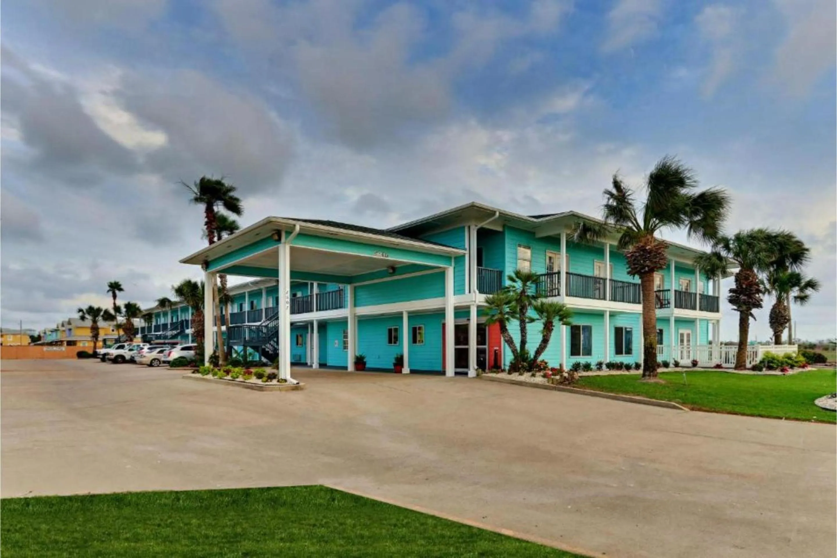 Facade/entrance in The Island Hotel Near Beach Port Aransas