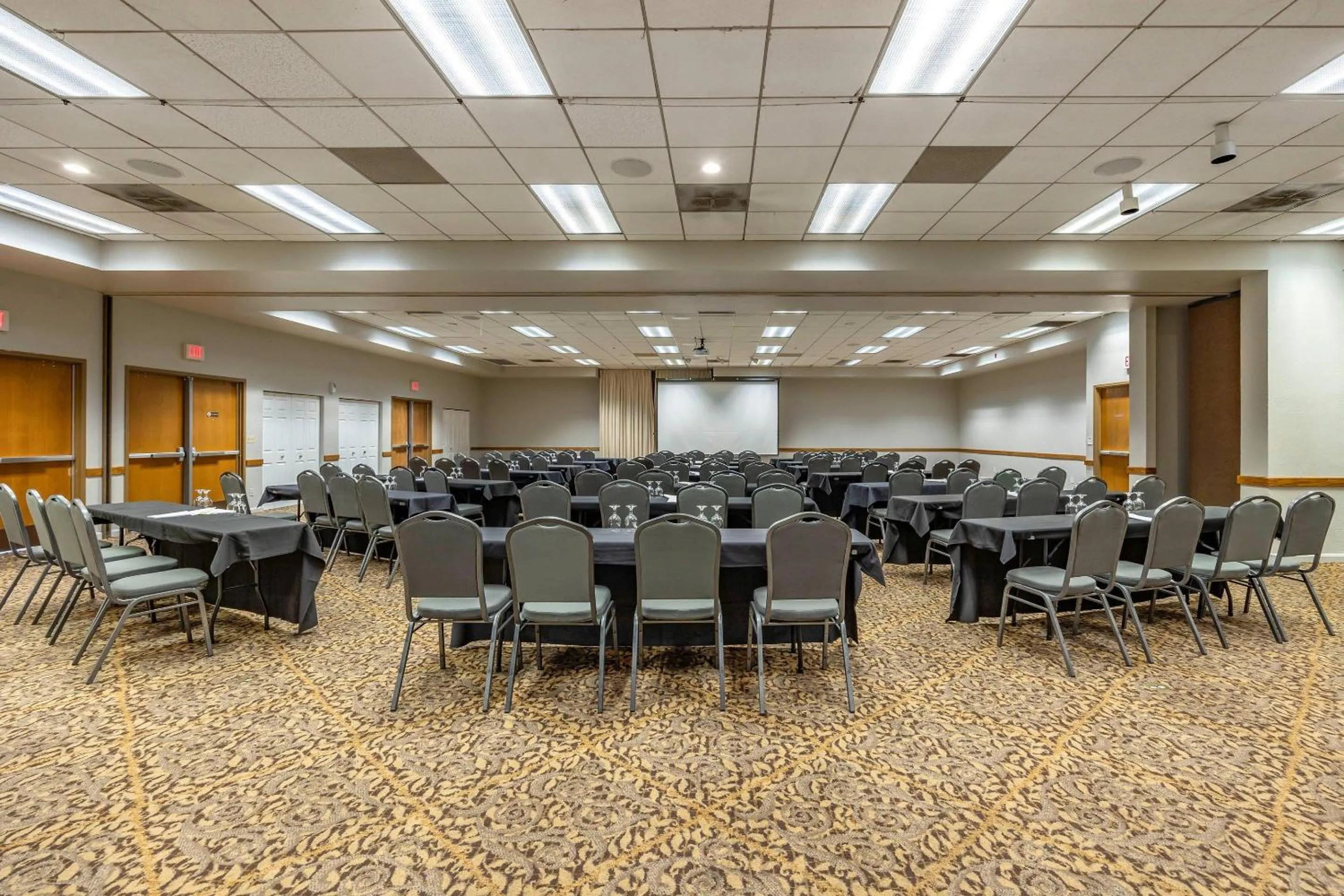Meeting/conference room in Hells Canyon Grand Hotel, an Ascend Collection Hotel