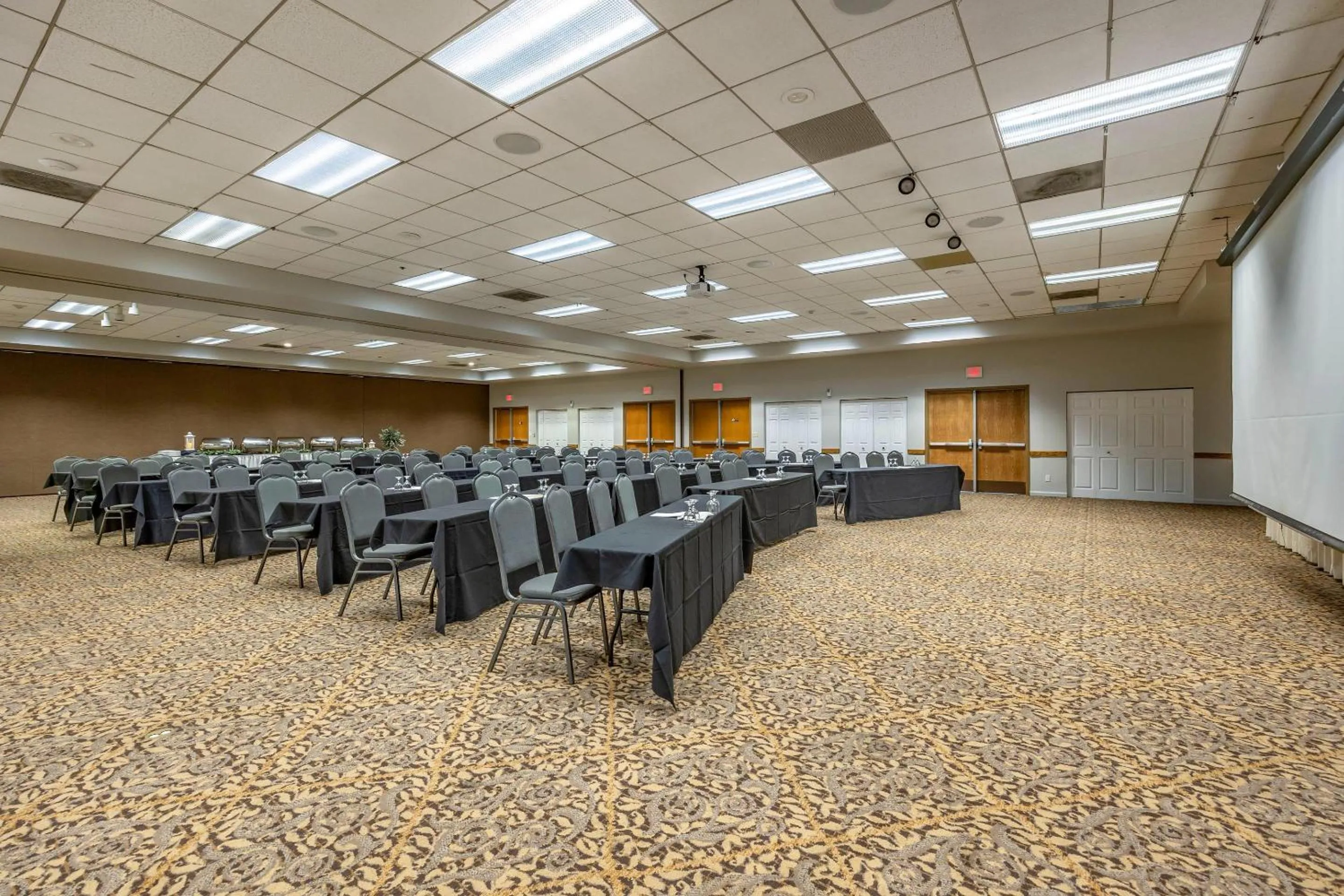 Meeting/conference room in Hells Canyon Grand Hotel, an Ascend Collection Hotel