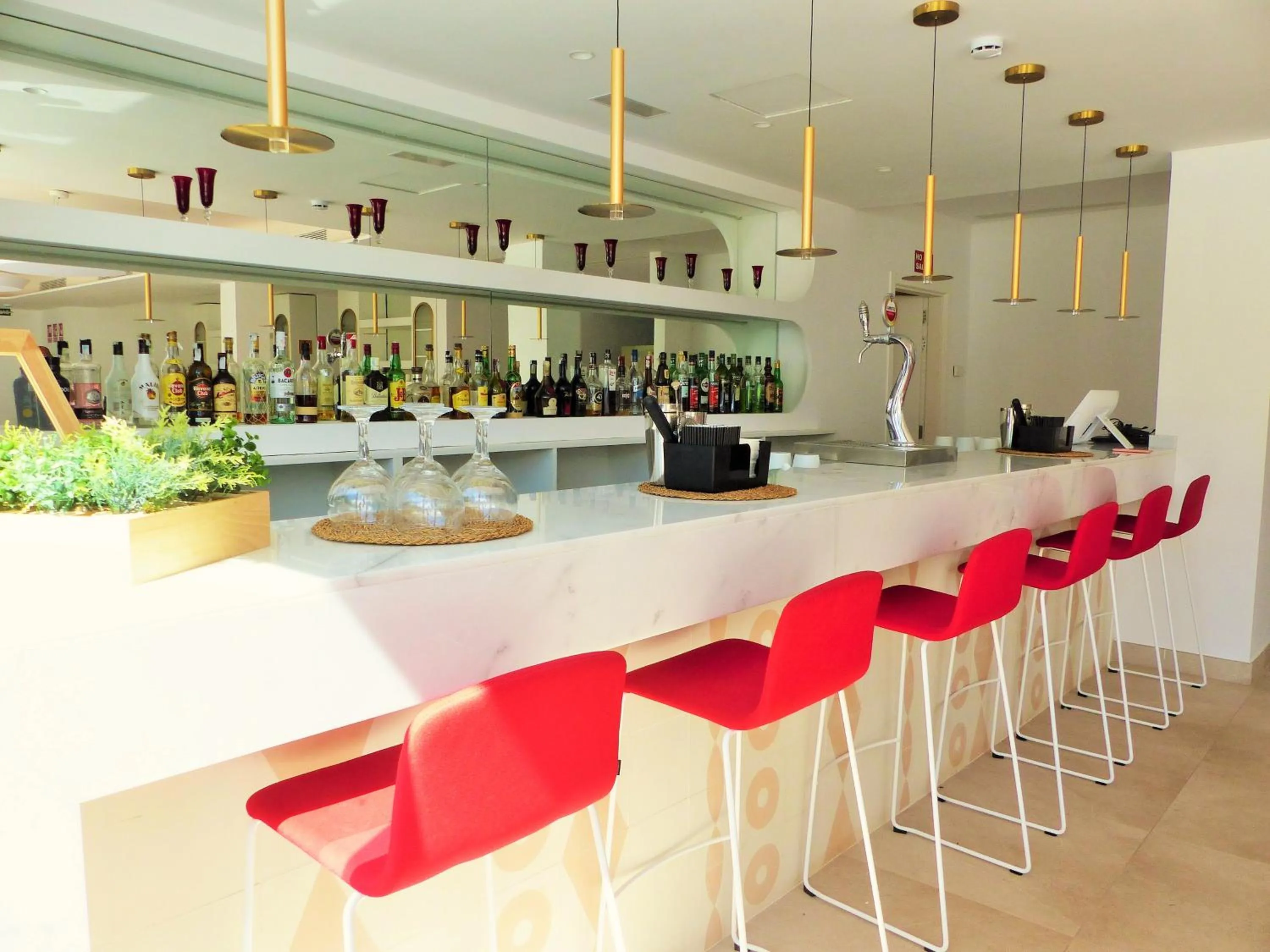 Lounge or bar in Sol i Vida Hotel - Adults Only