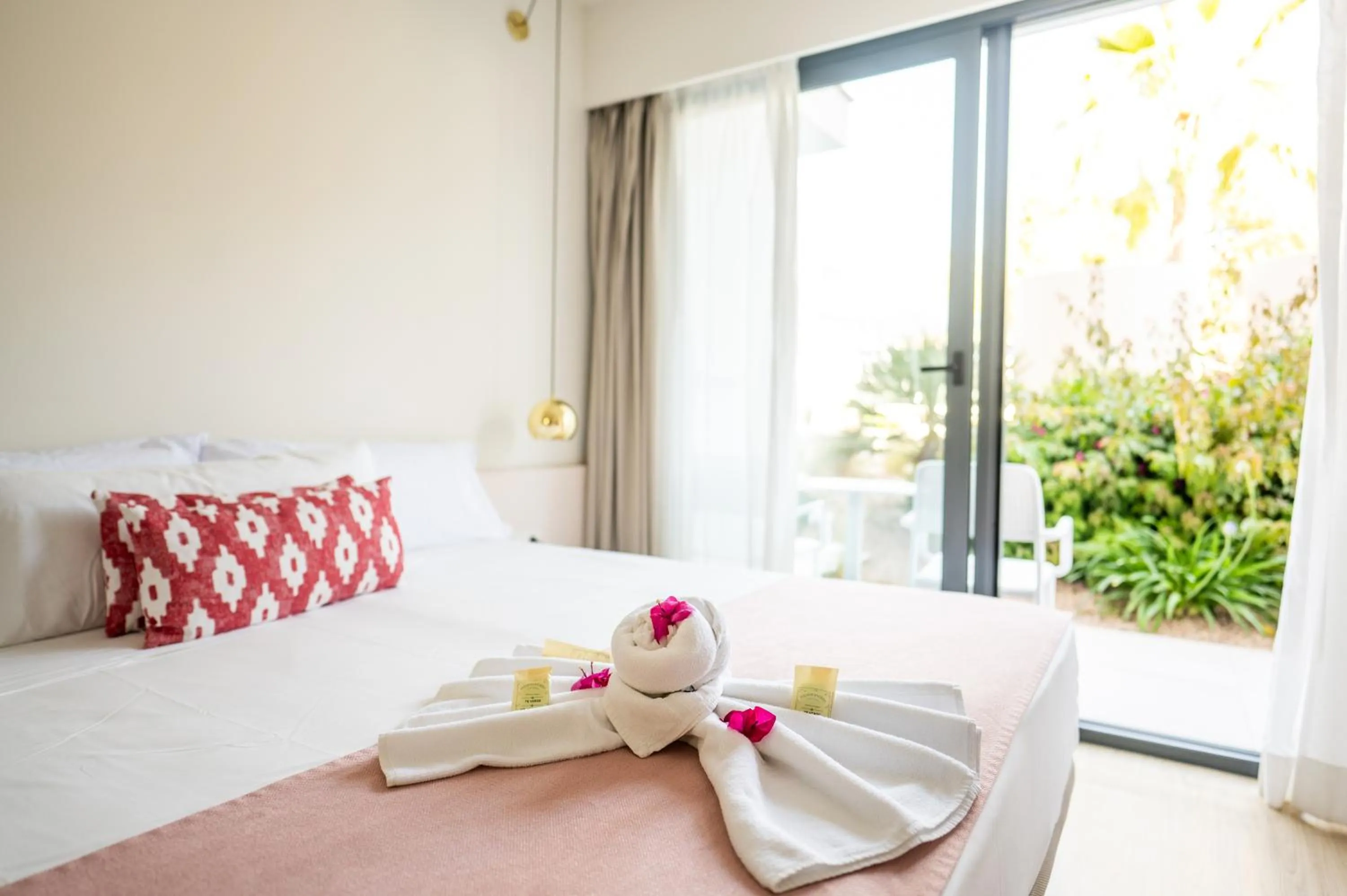 Bed in Sol i Vida Hotel - Adults Only