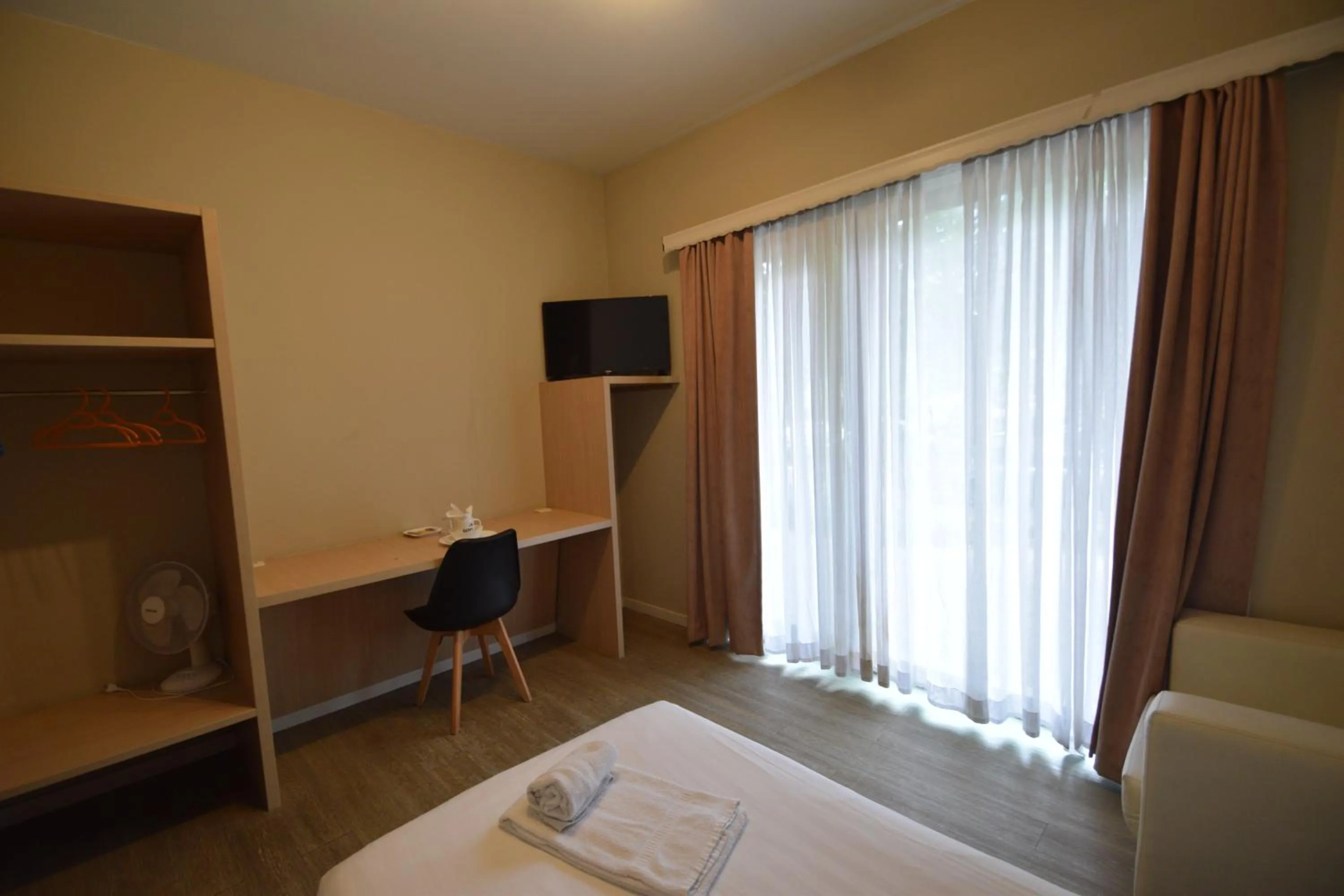 TV and multimedia, Bed in Budget Flats Brussels