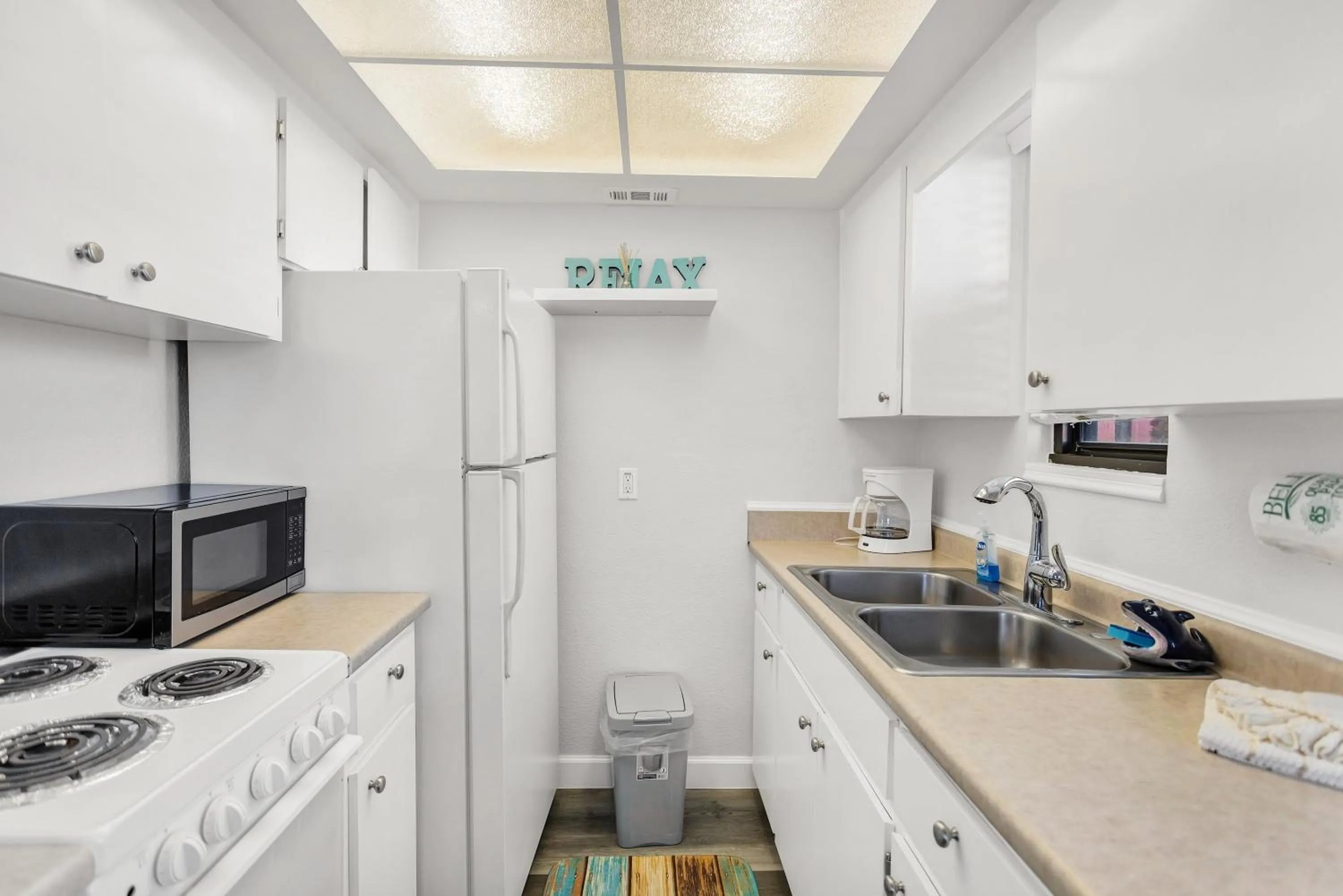 Kitchen or kitchenette in Gulf Winds Resort by Travel Resort Services