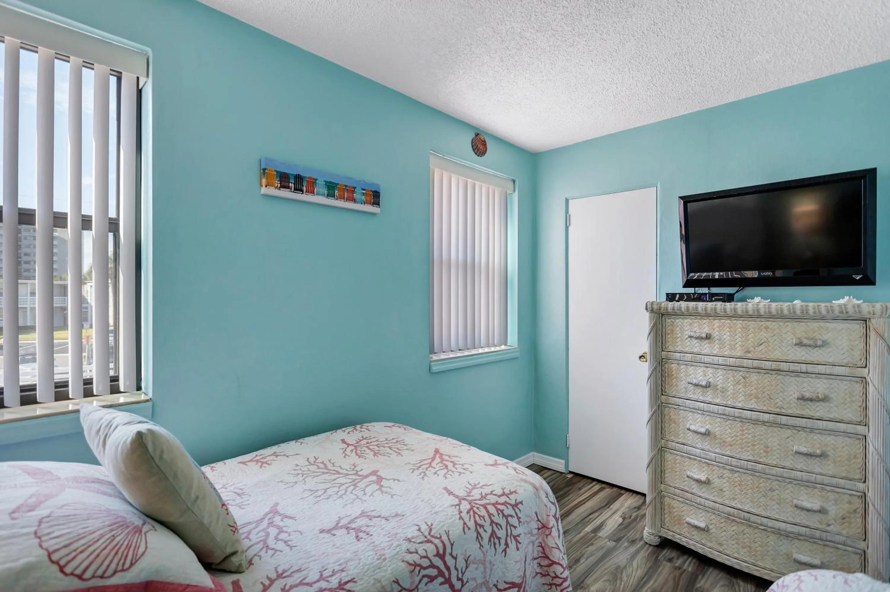 TV and multimedia in Gulf Winds Resort by Travel Resort Services