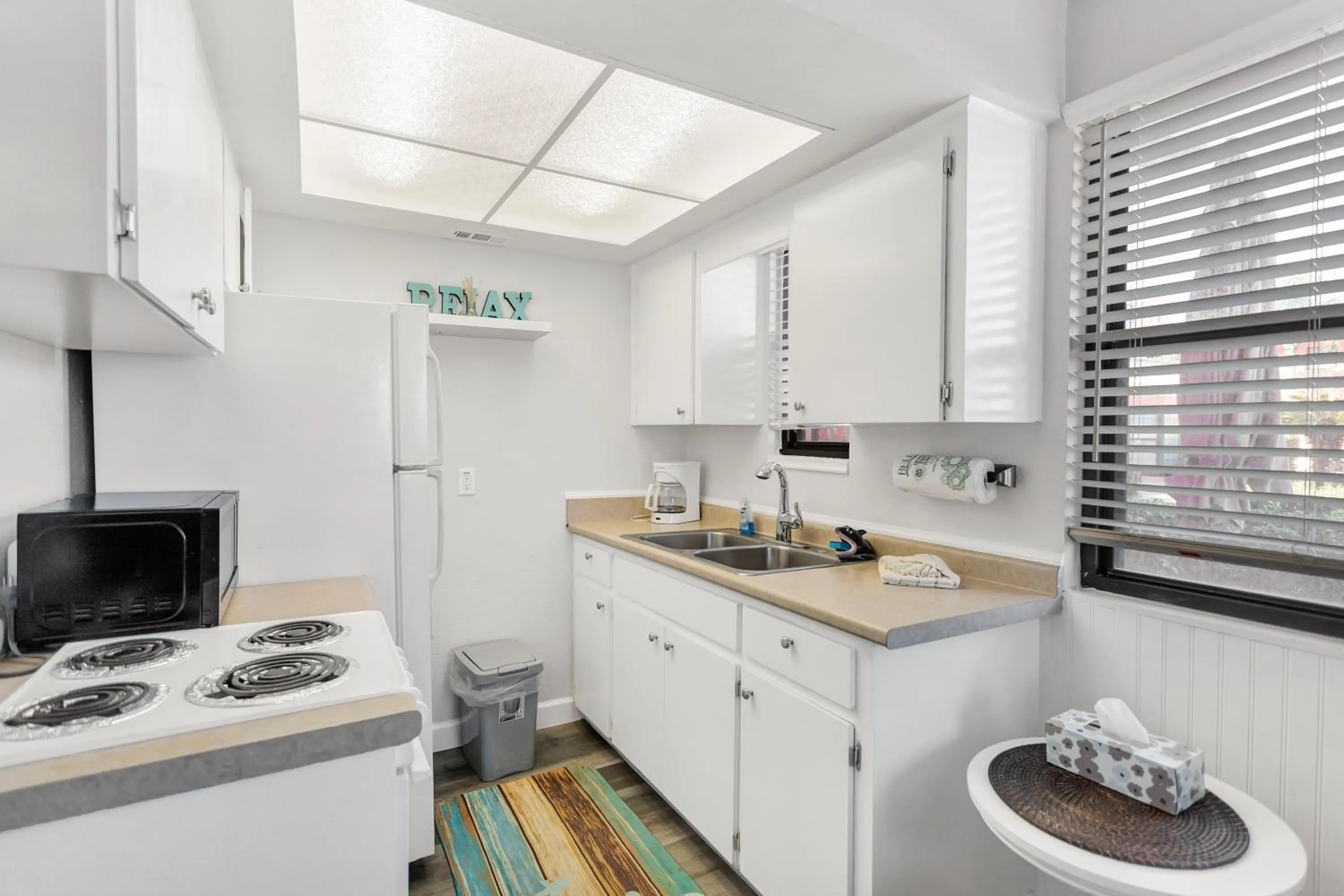 Kitchen or kitchenette in Gulf Winds Resort by Travel Resort Services