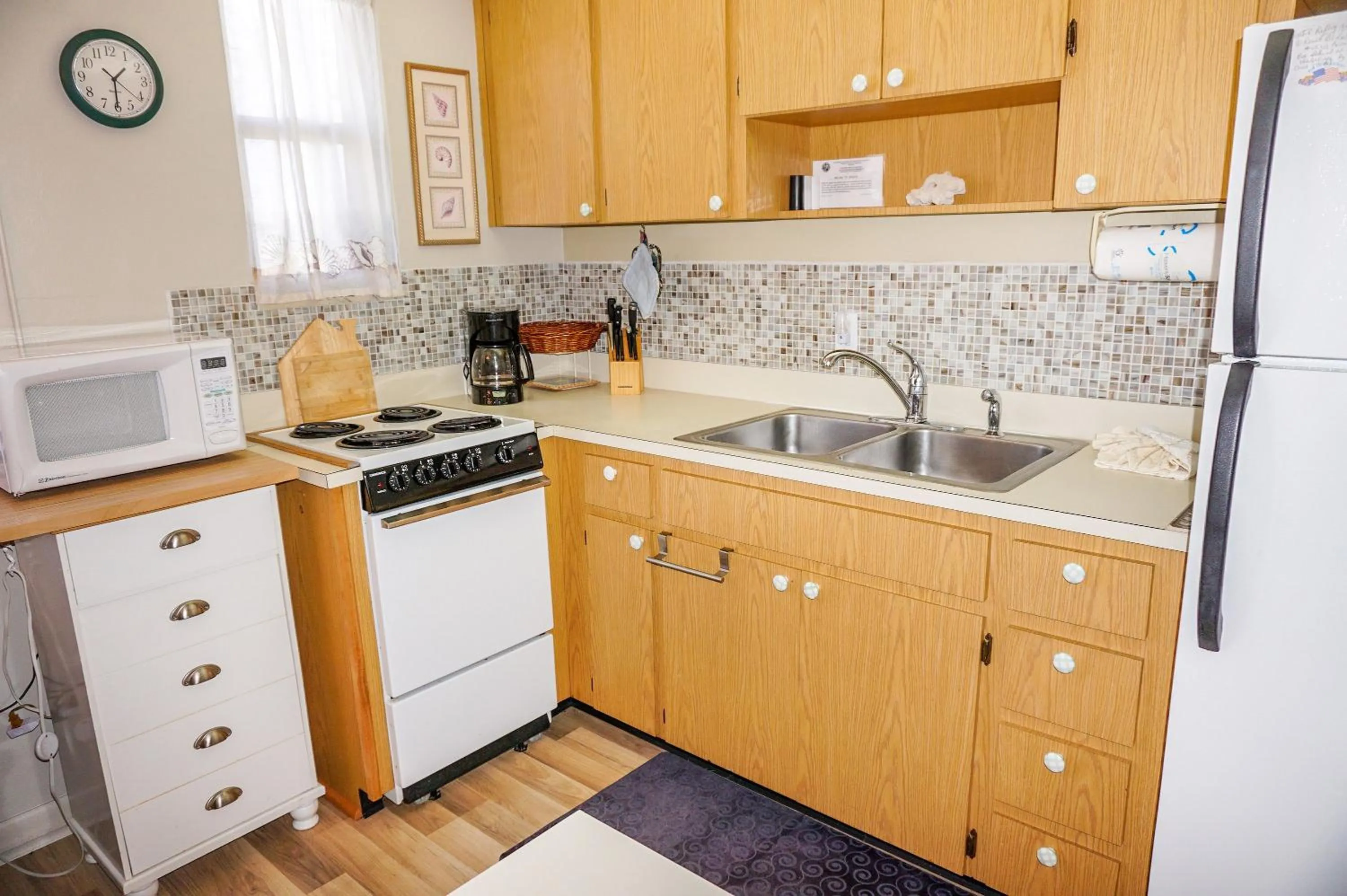 Kitchen or kitchenette in Gulf Winds Resort by Travel Resort Services