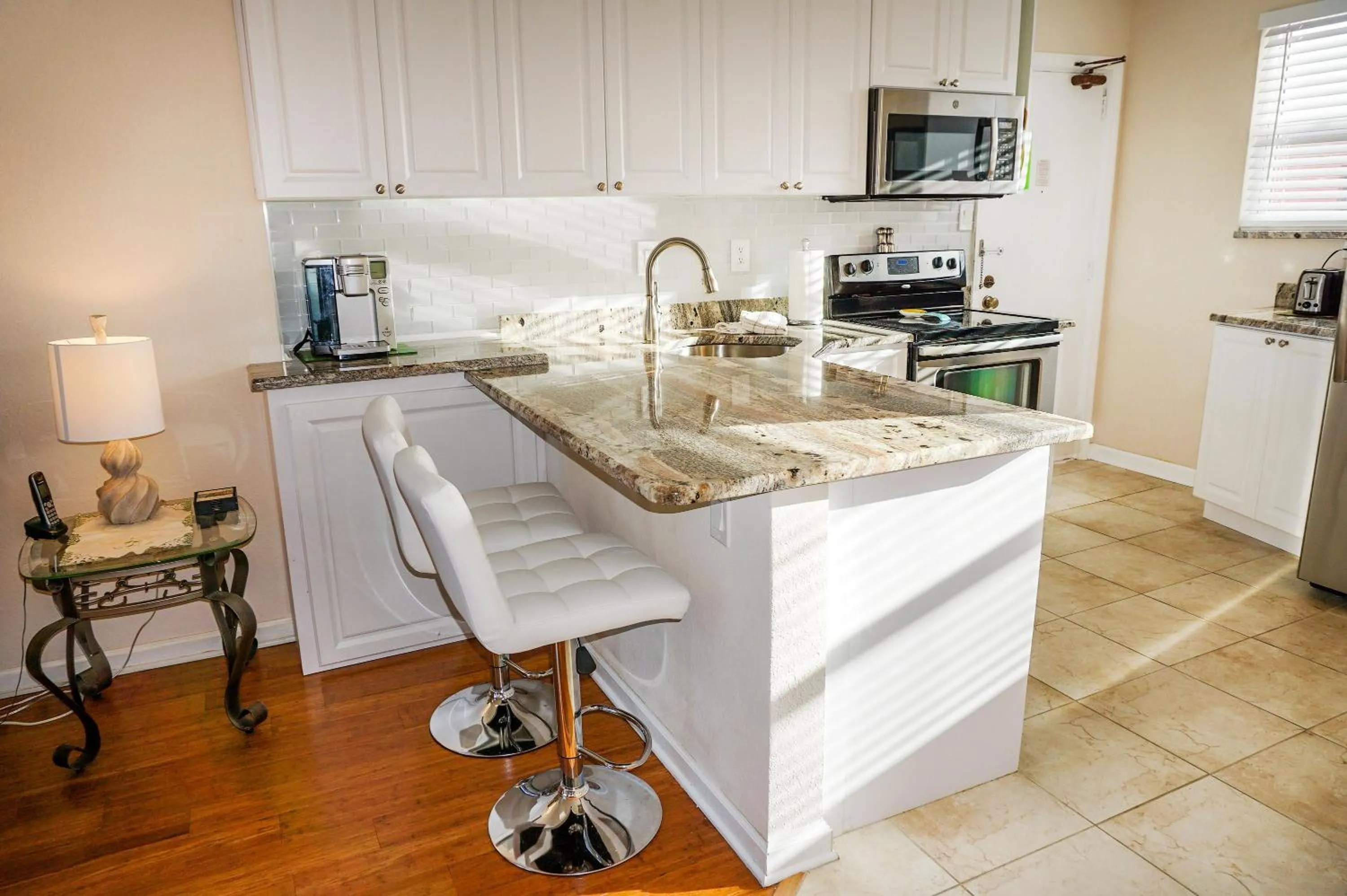 Kitchen or kitchenette in Gulf Winds Resort by Travel Resort Services