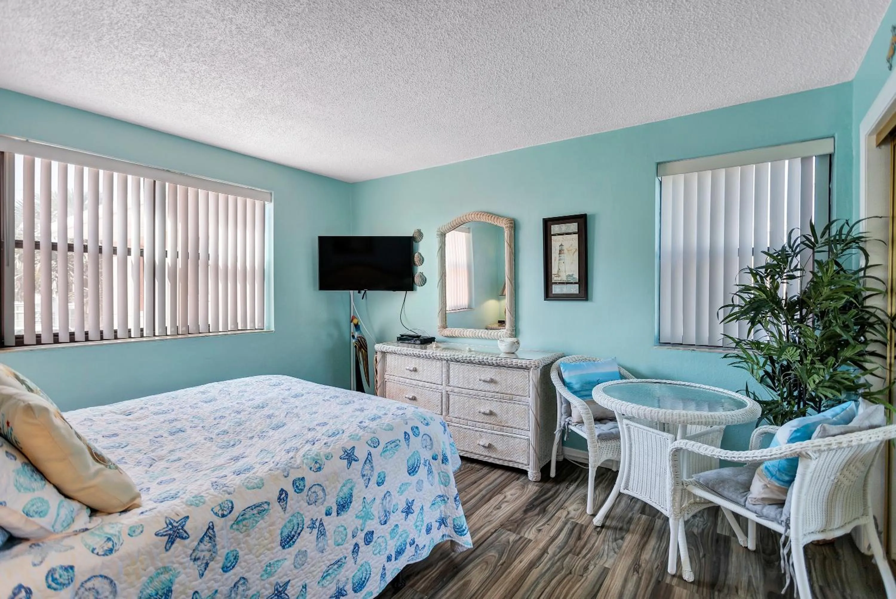 Photo of the whole room in Gulf Winds Resort by Travel Resort Services