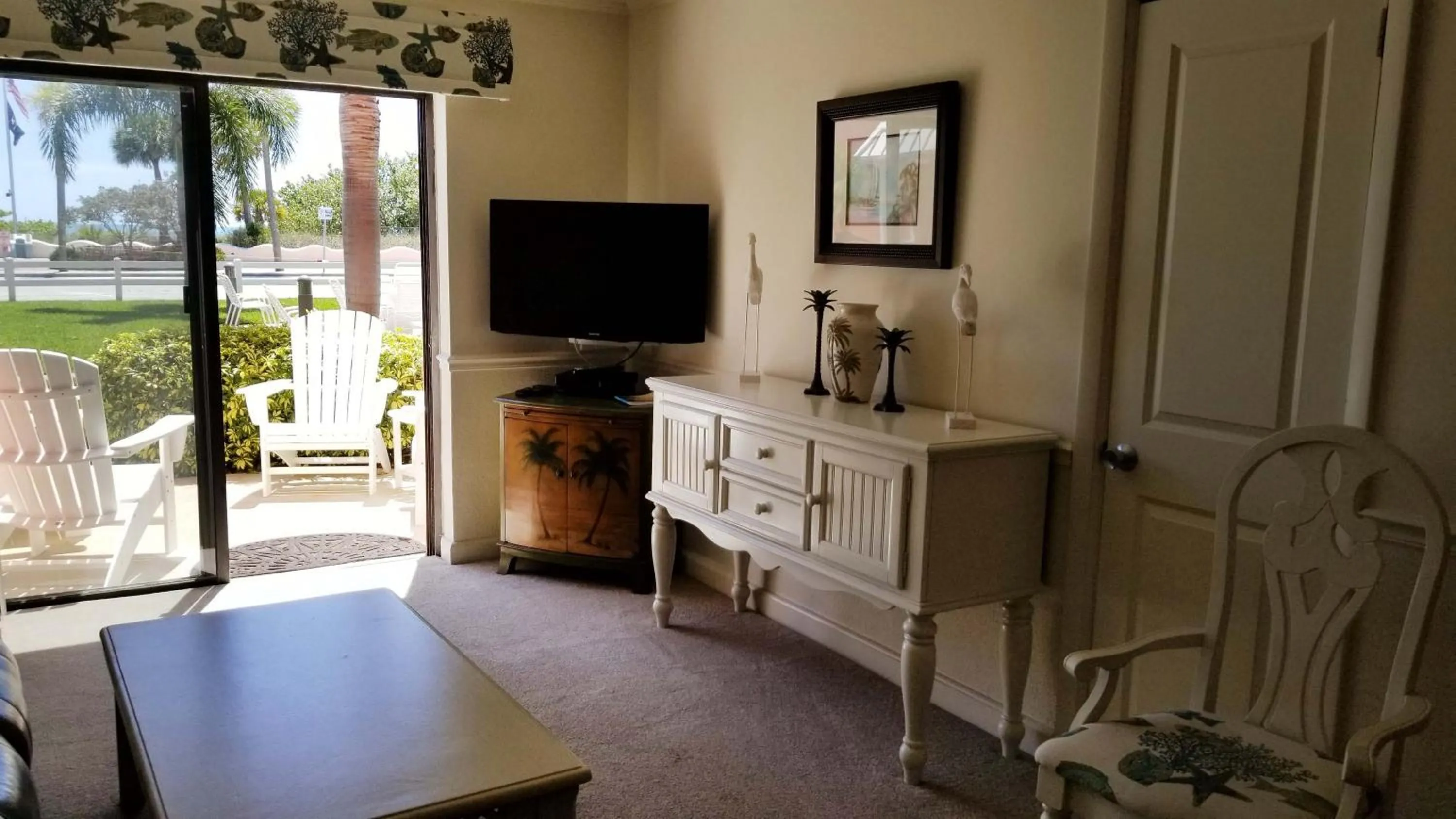 TV and multimedia in Gulf Winds Resort by Travel Resort Services