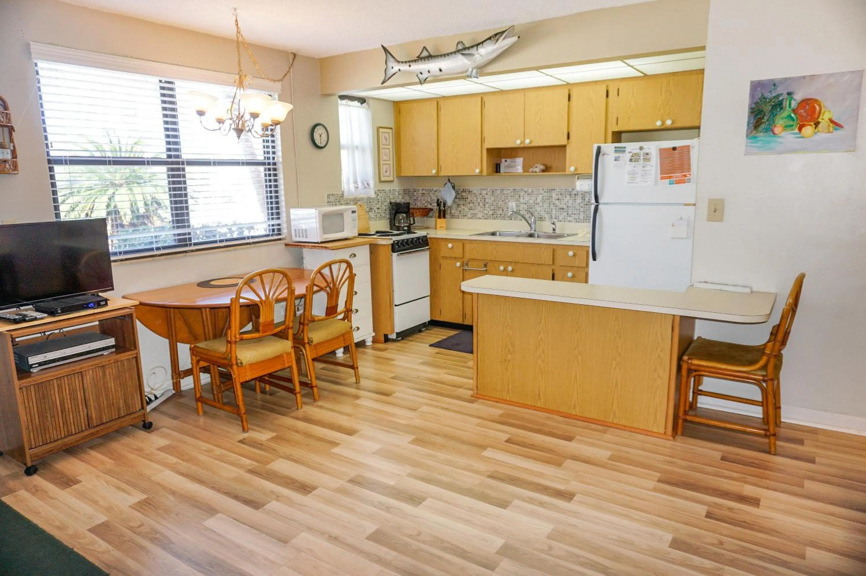 Kitchen or kitchenette in Gulf Winds Resort by Travel Resort Services