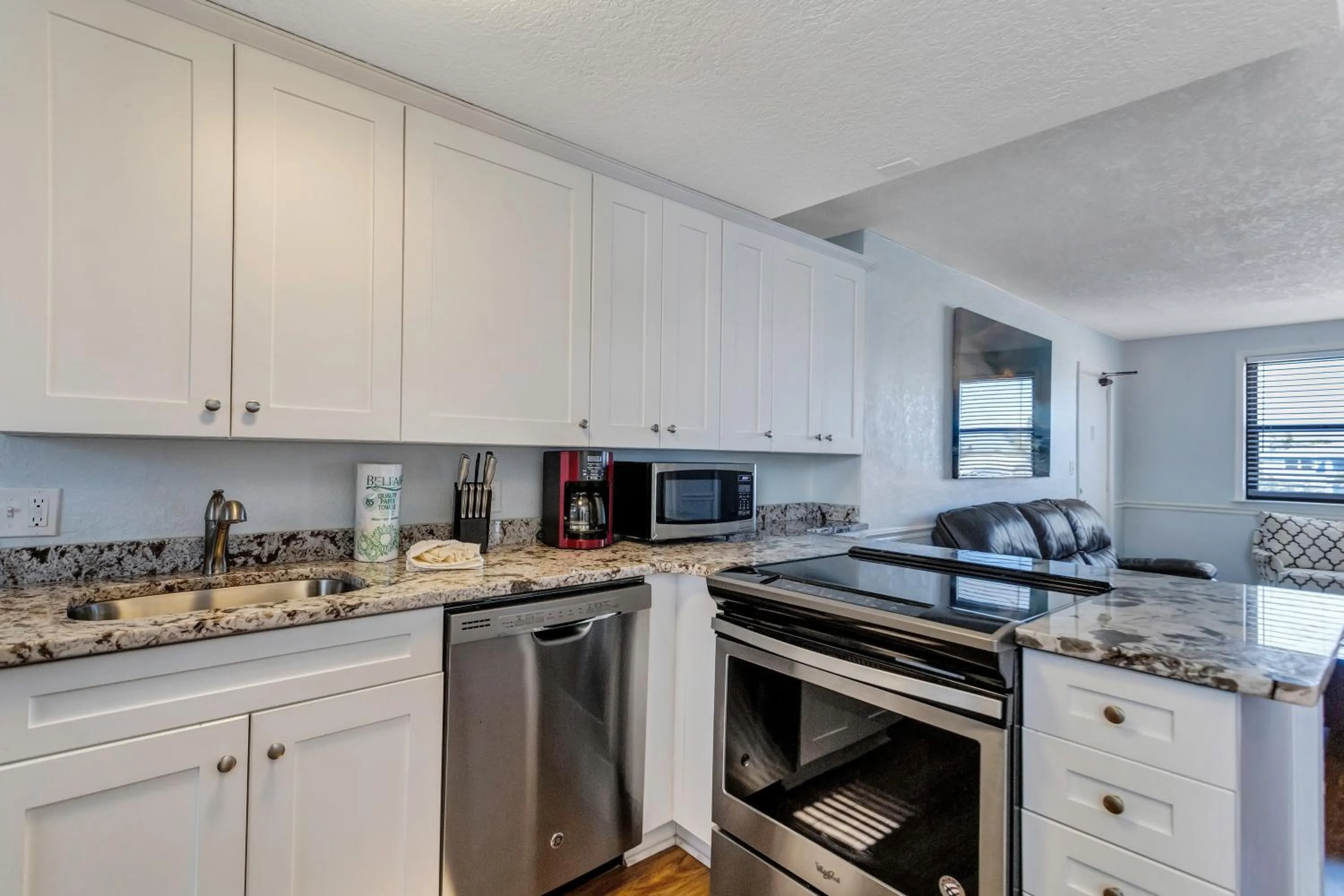 Kitchen or kitchenette in Gulf Winds Resort by Travel Resort Services