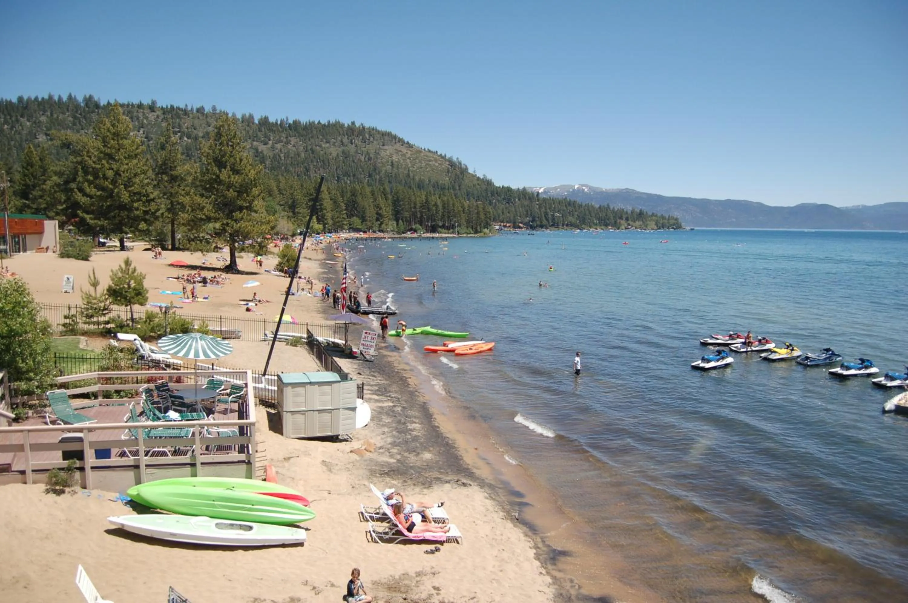 Area and facilities in Crown Motel