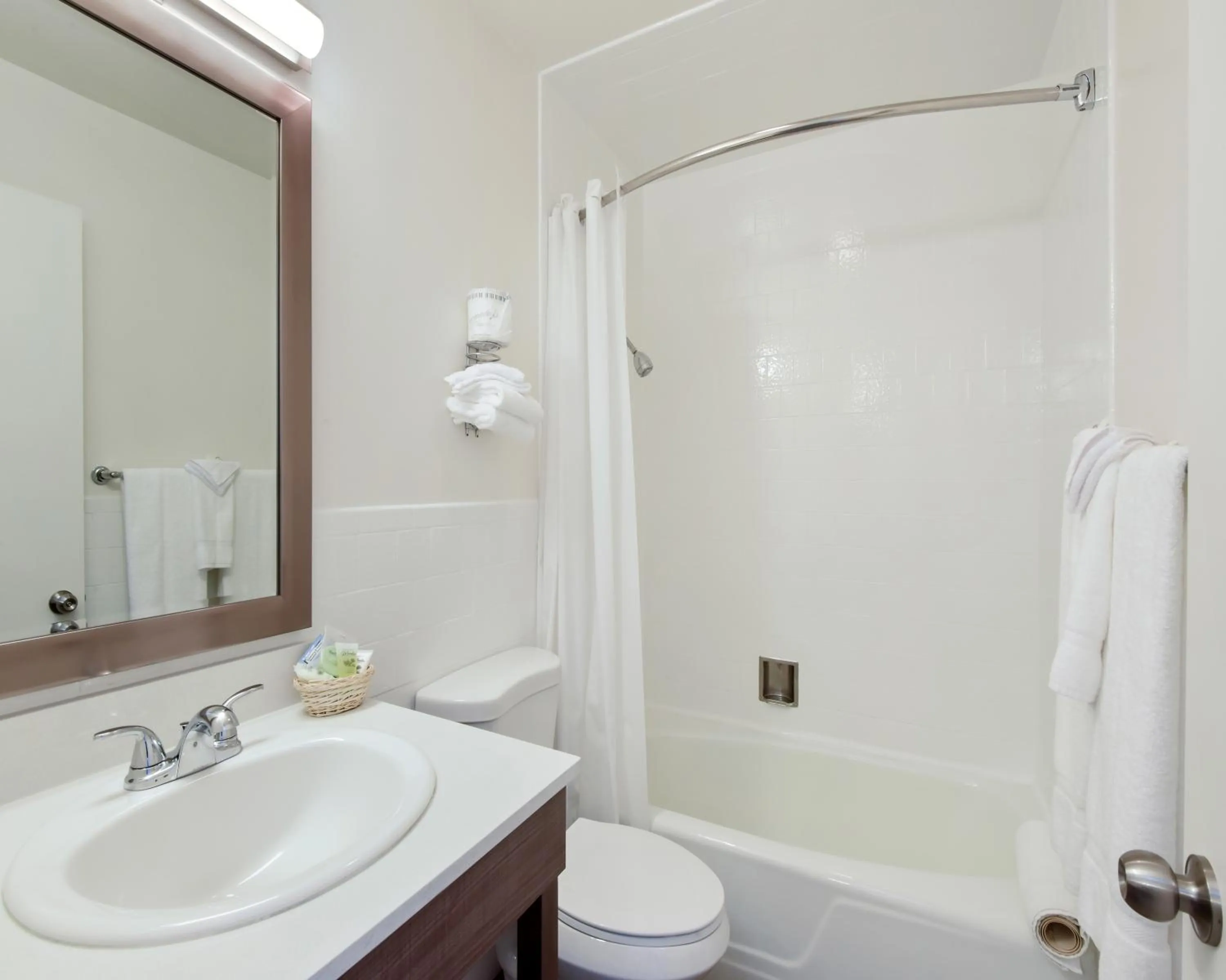 Bathroom in Crown Motel