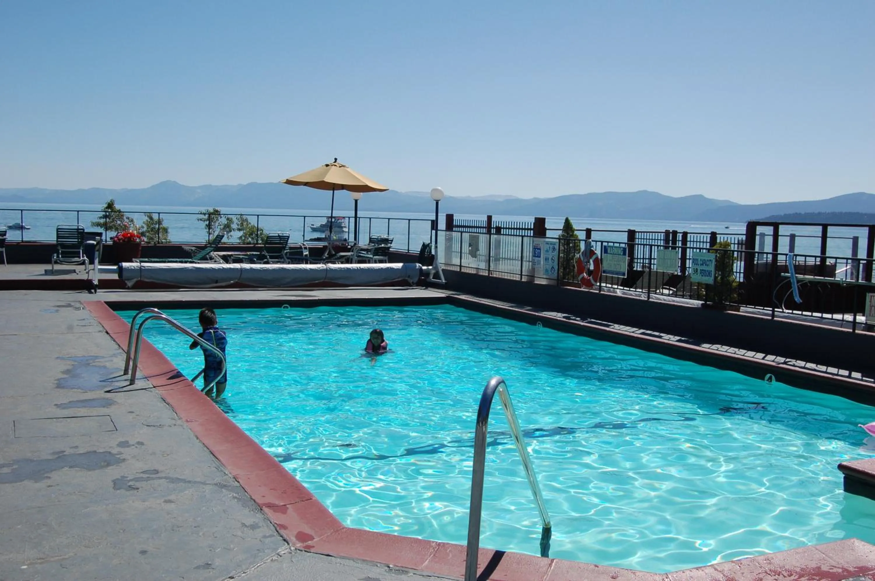 Swimming pool in Crown Motel