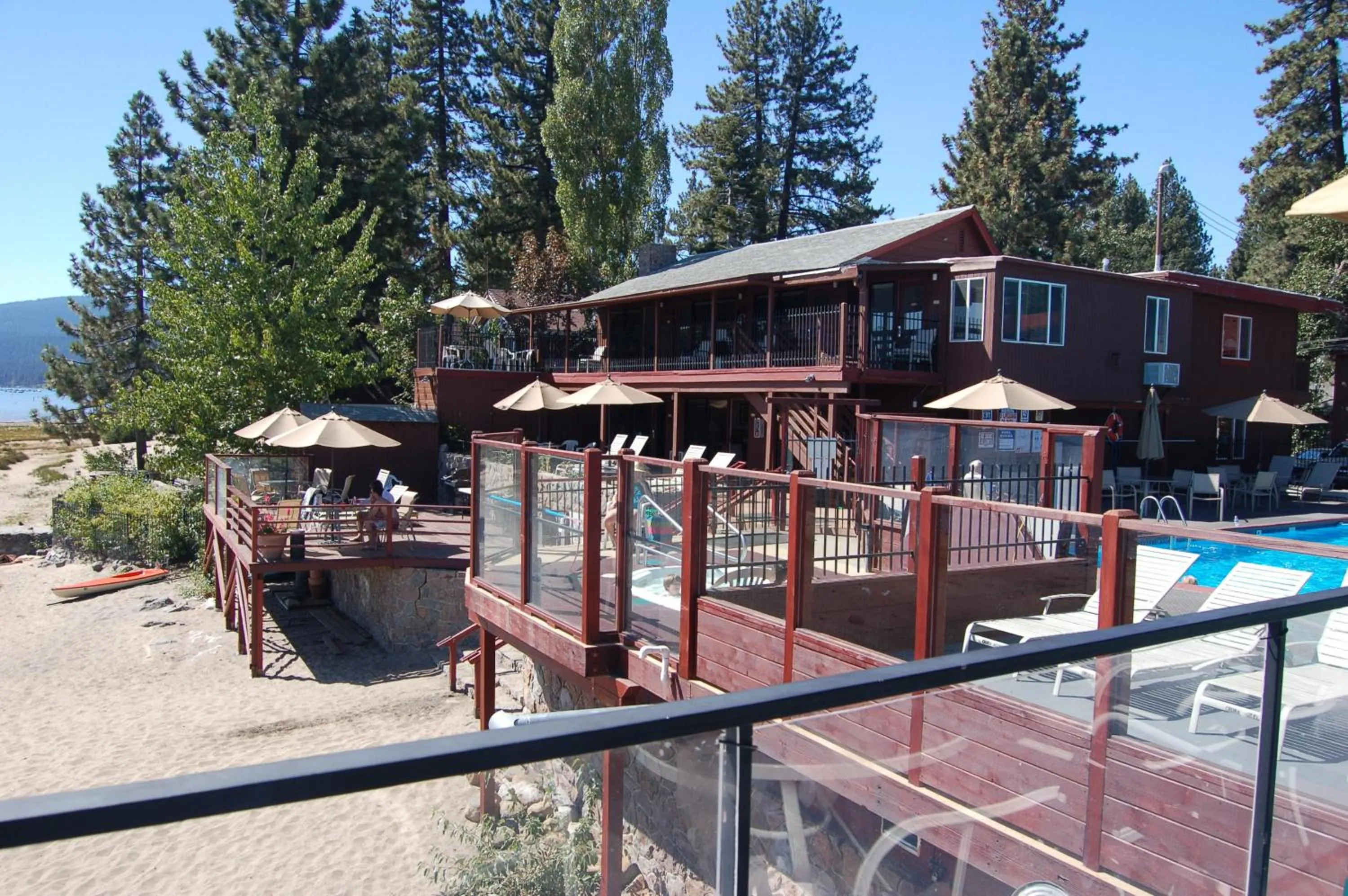 Facade/entrance in Crown Motel