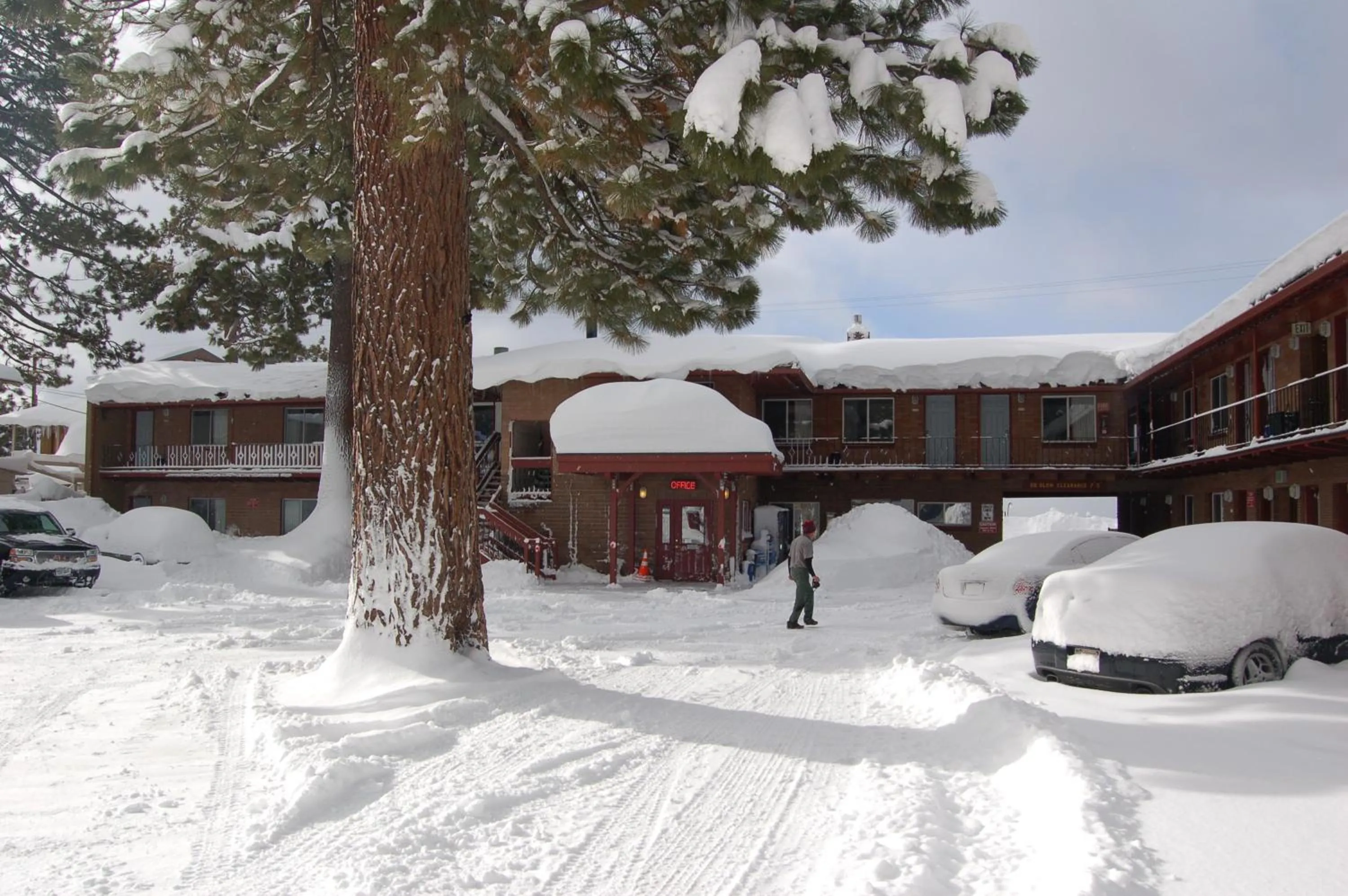 Facade/entrance in Crown Motel