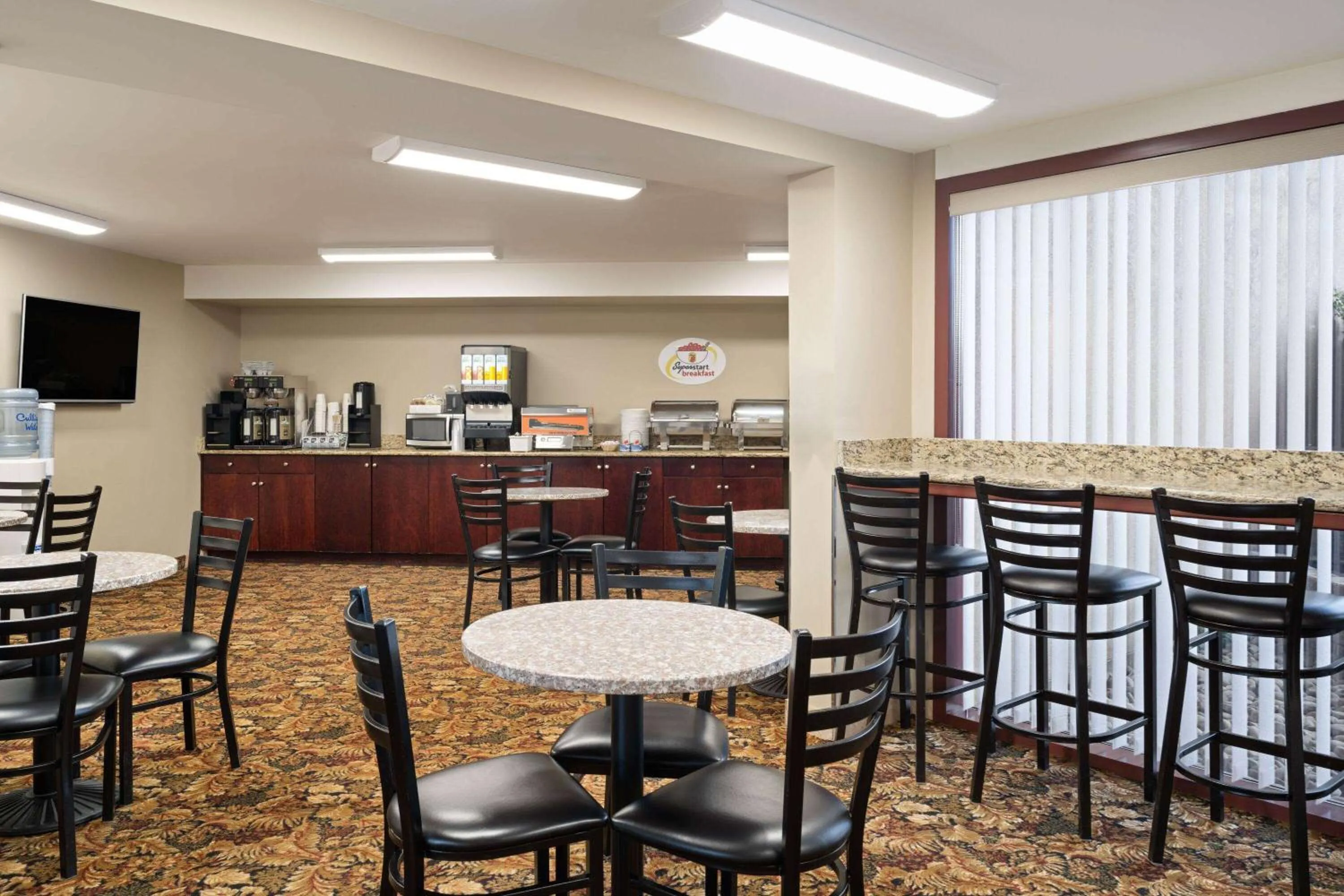 Breakfast in Super 8 by Wyndham Sherwood Park/Edmonton Area