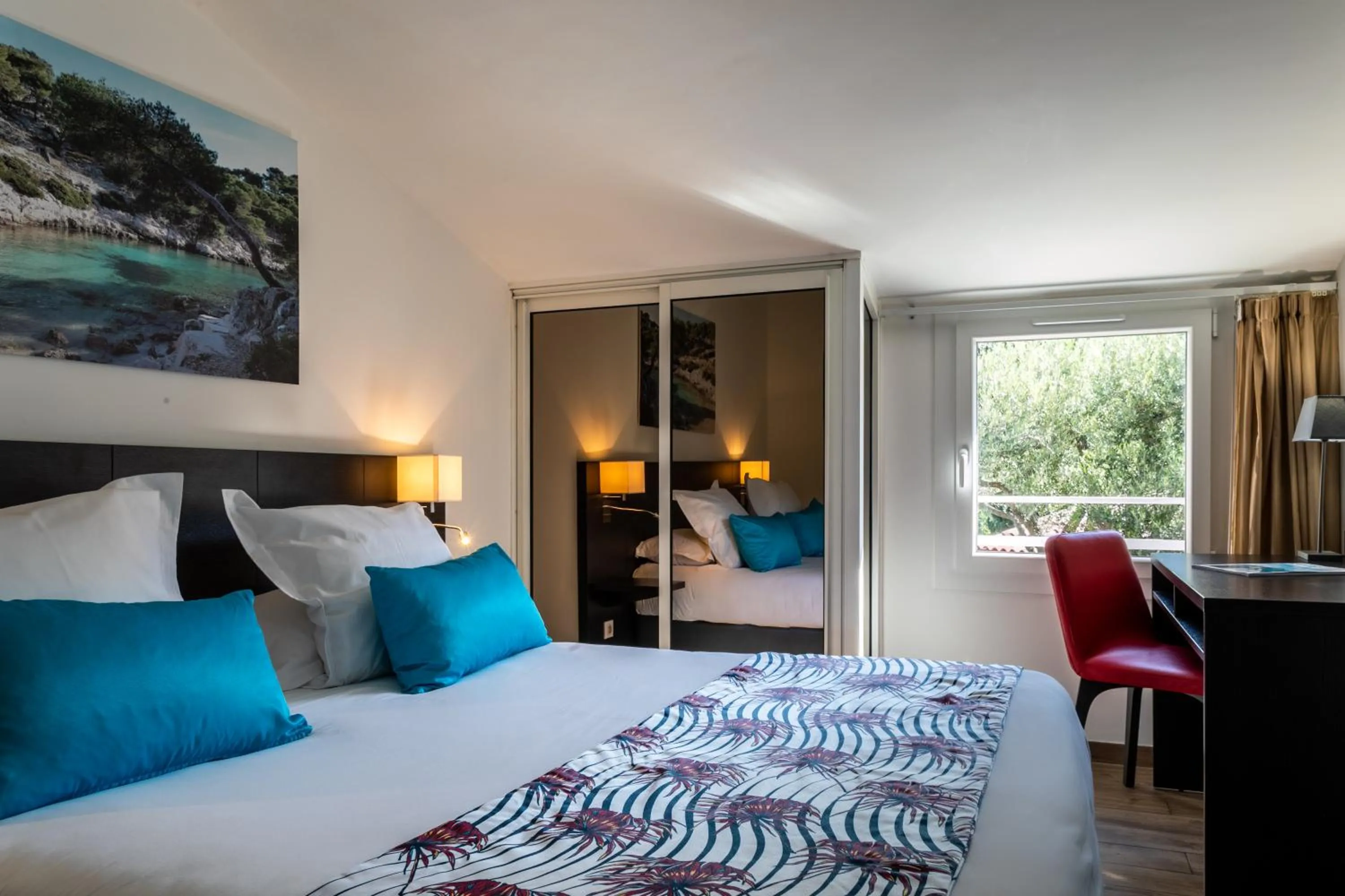 Bed in Hôtel Corniche du Liouquet