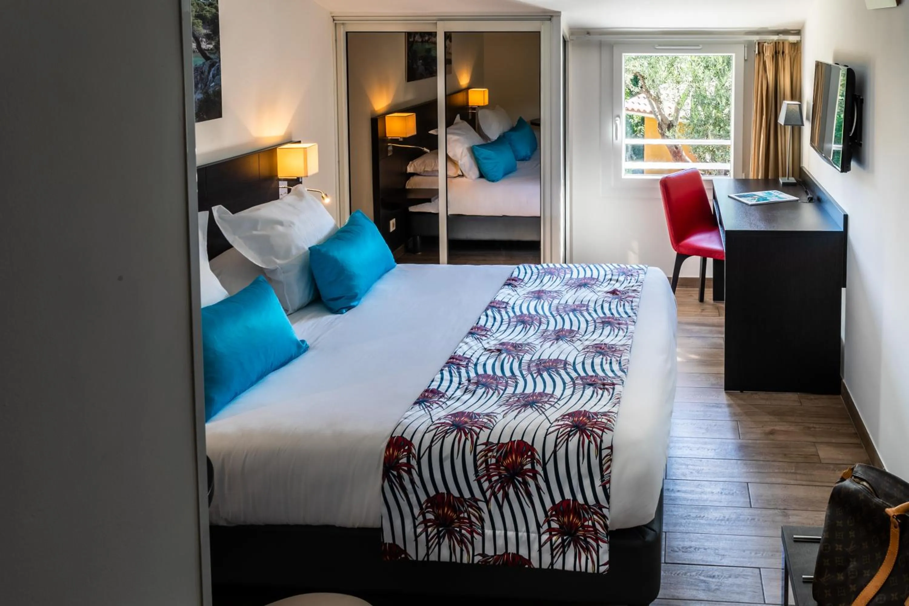 Bed in Hôtel Corniche du Liouquet