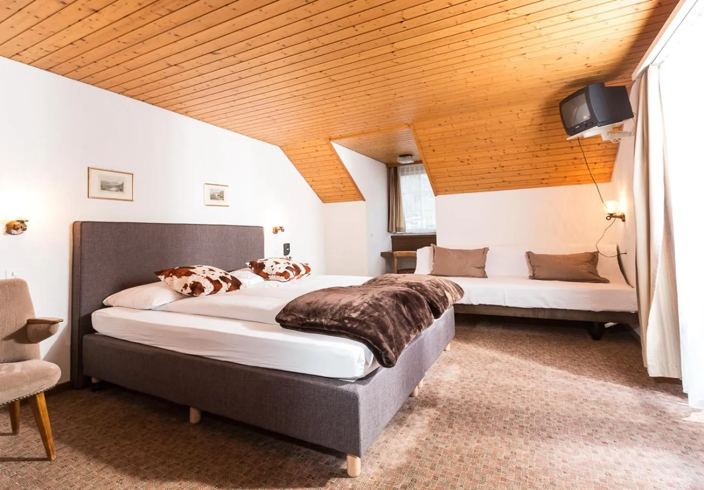 Bed in Hotel Oberland