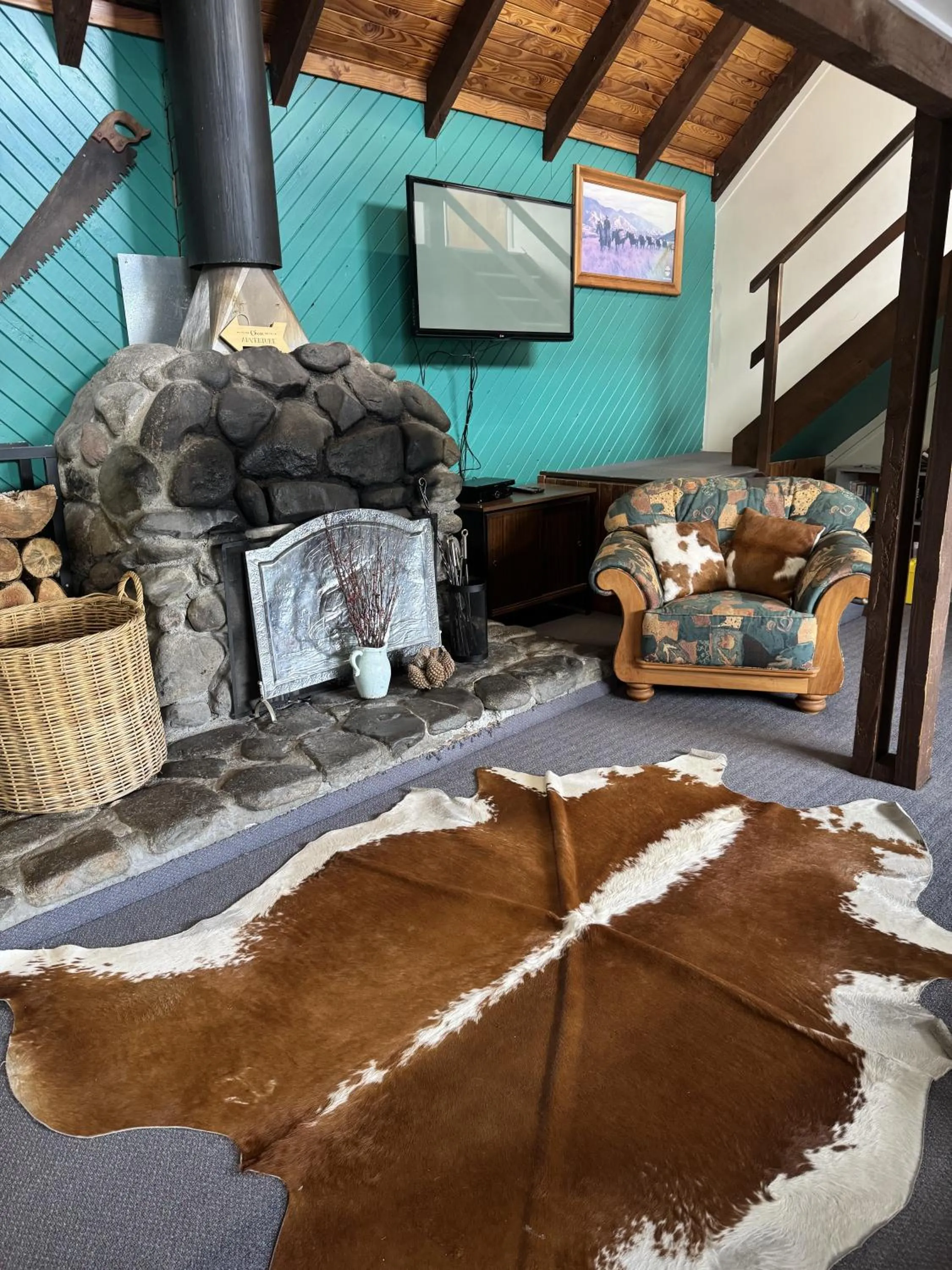 Lounge or bar in Adventure Lodge and Motels and Tongariro Crossing Track Transport