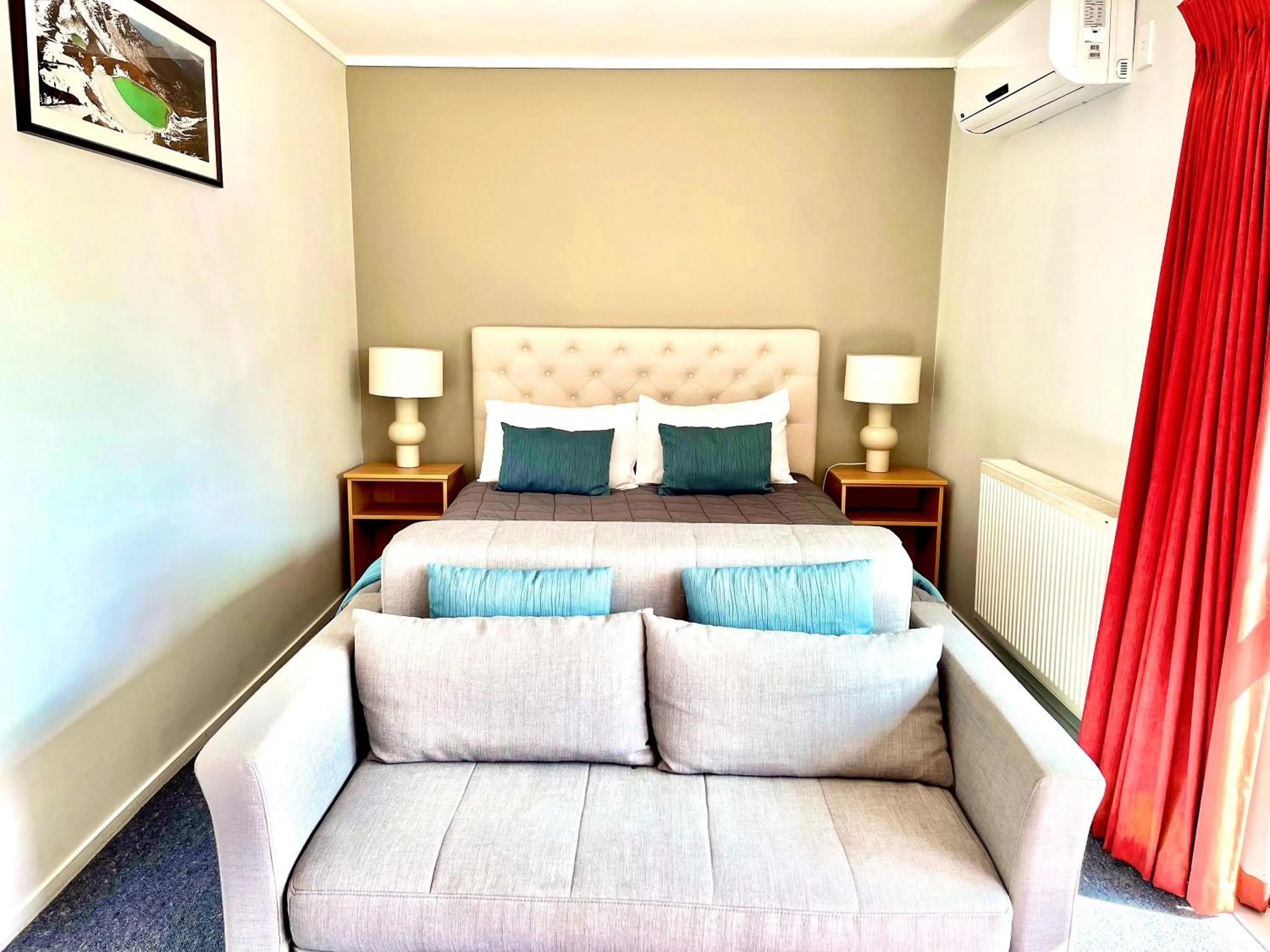 Bedroom in Adventure Lodge and Motels and Tongariro Crossing Track Transport