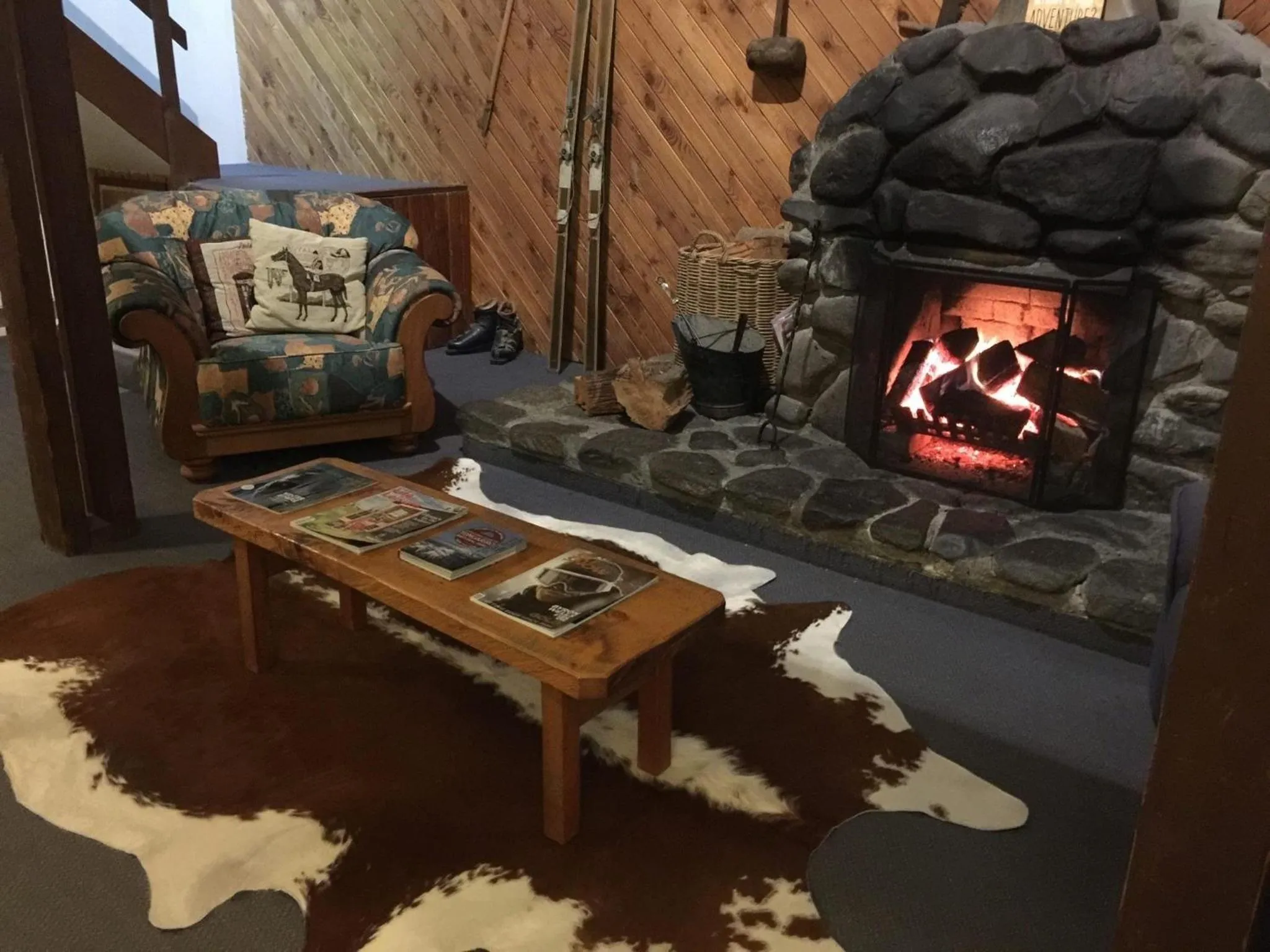 Lounge or bar in Adventure Lodge and Motels and Tongariro Crossing Track Transport