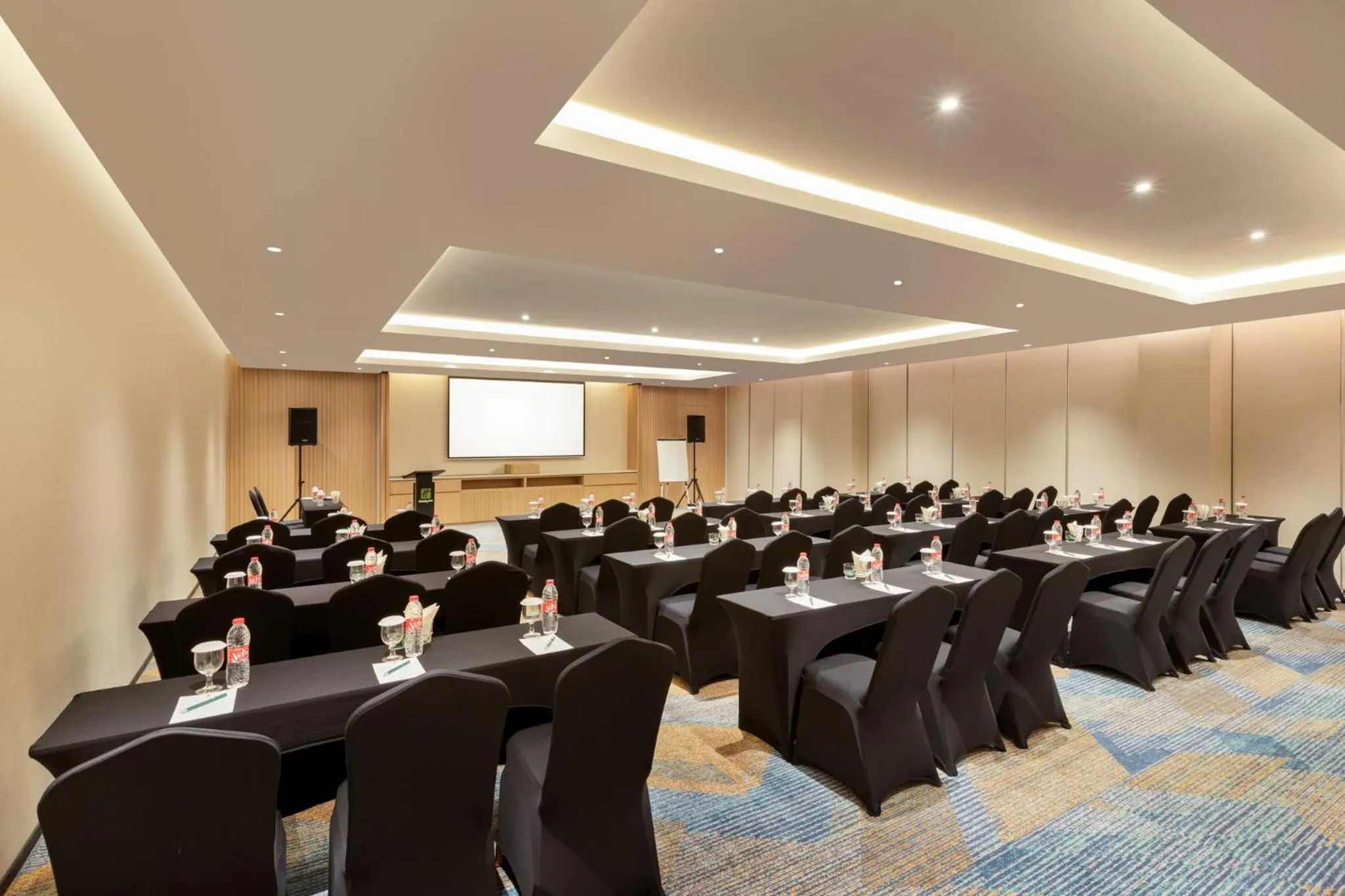 Meeting/conference room in Holiday Inn Lampung Bukit Randu by IHG
