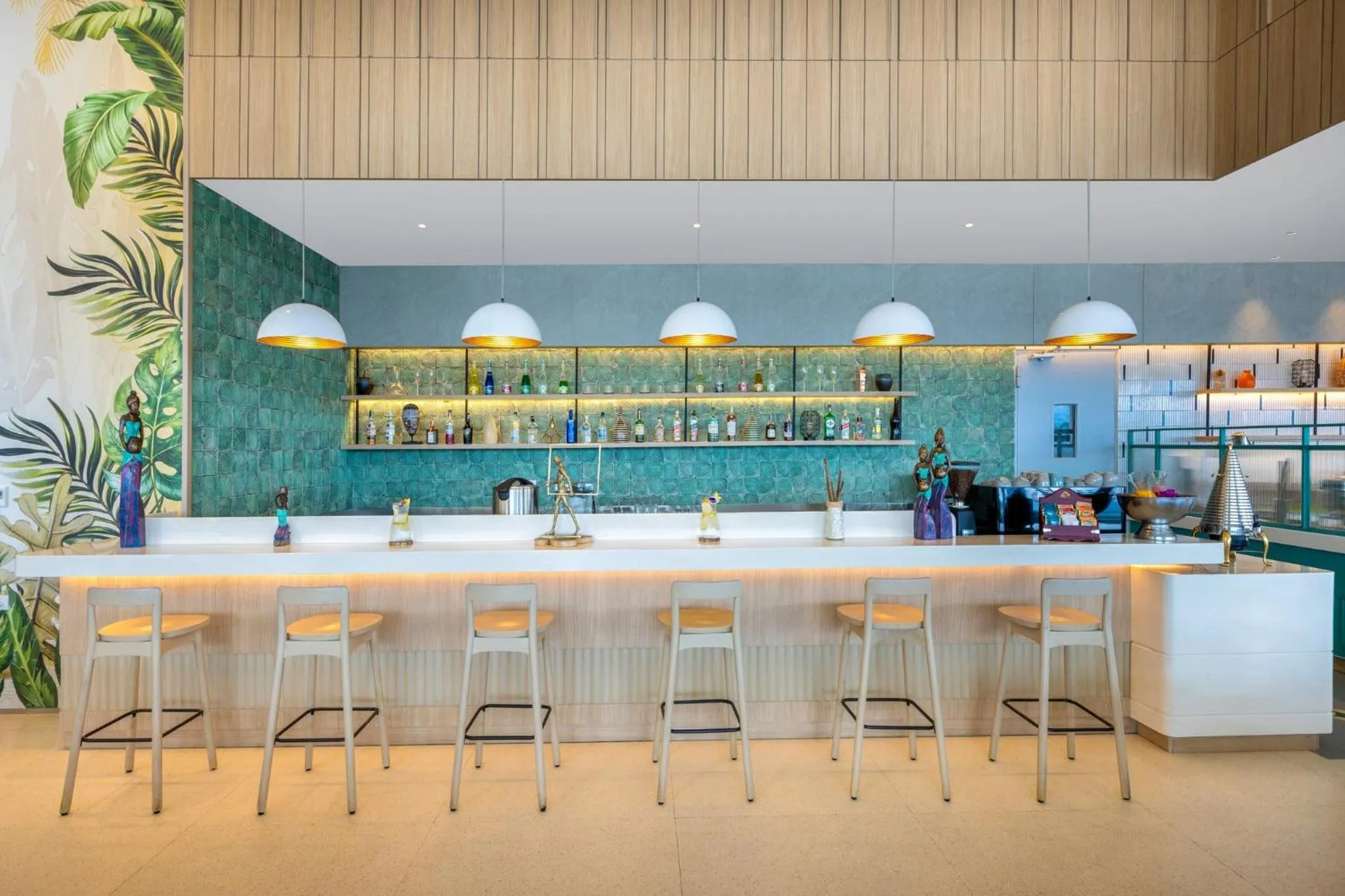 Lounge or bar in Holiday Inn Lampung Bukit Randu by IHG