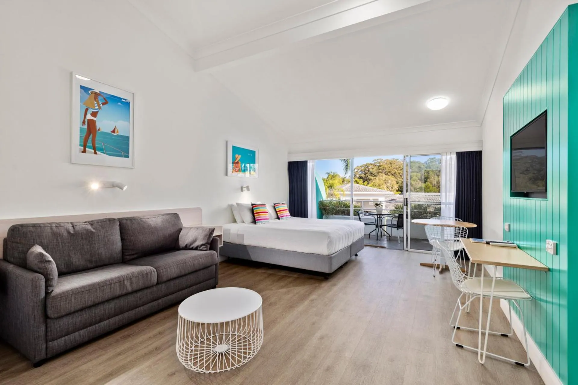 TV and multimedia, Bed in The Cubana Resort Nambucca Heads