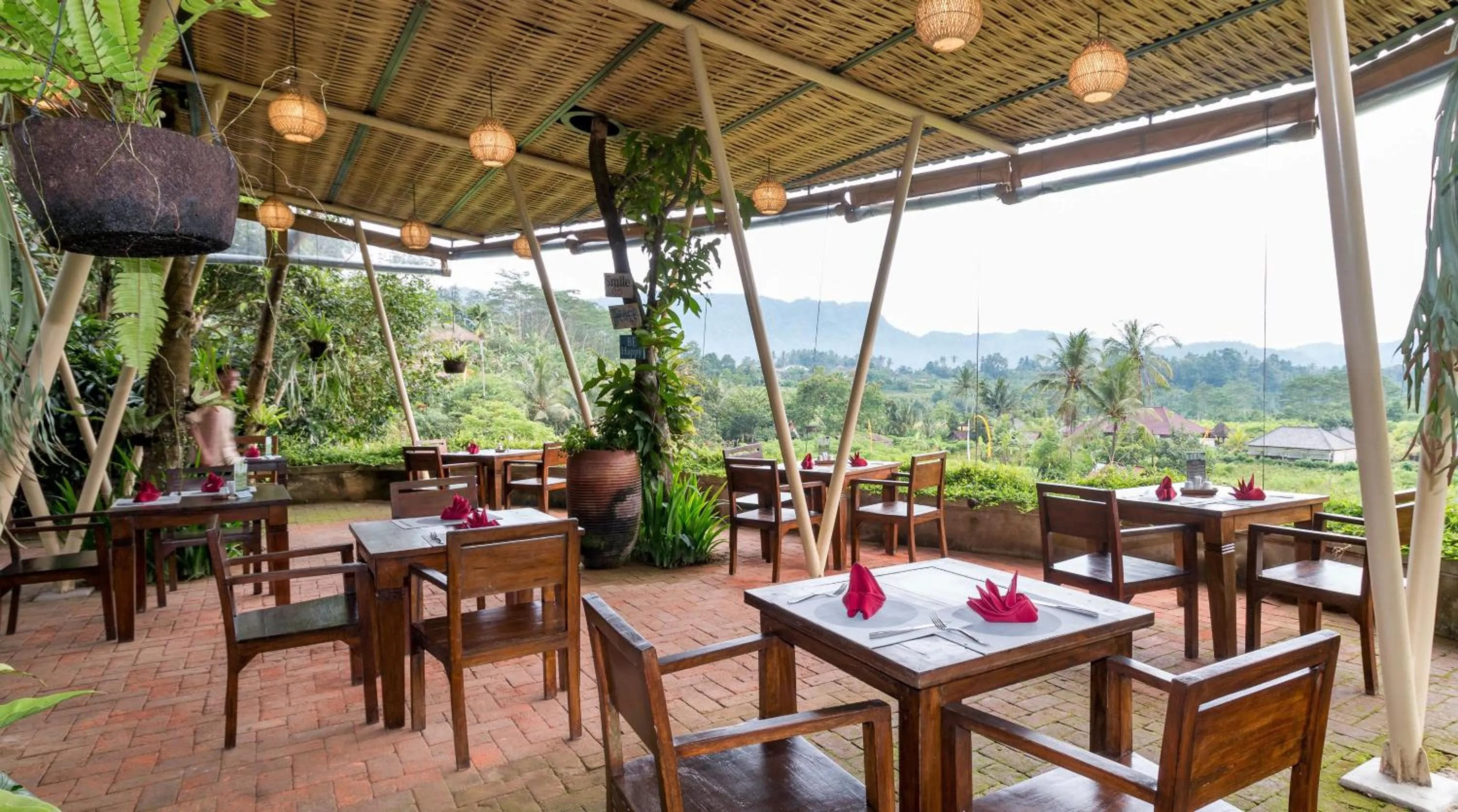 Restaurant/places to eat in Cepik Villa Sidemen by AGATA