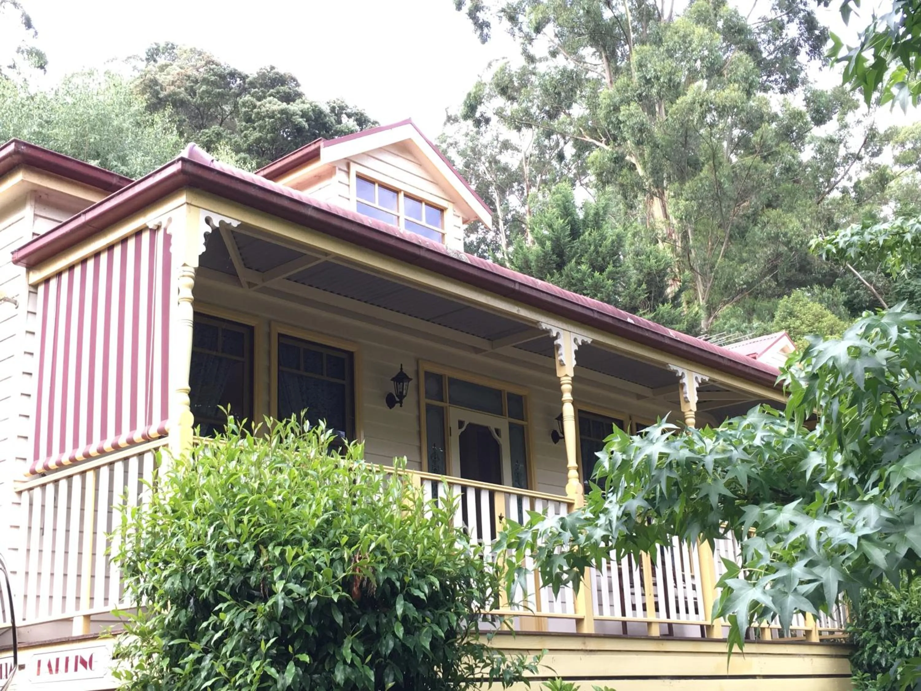 Garden in Charnwood Cottages in Warburton