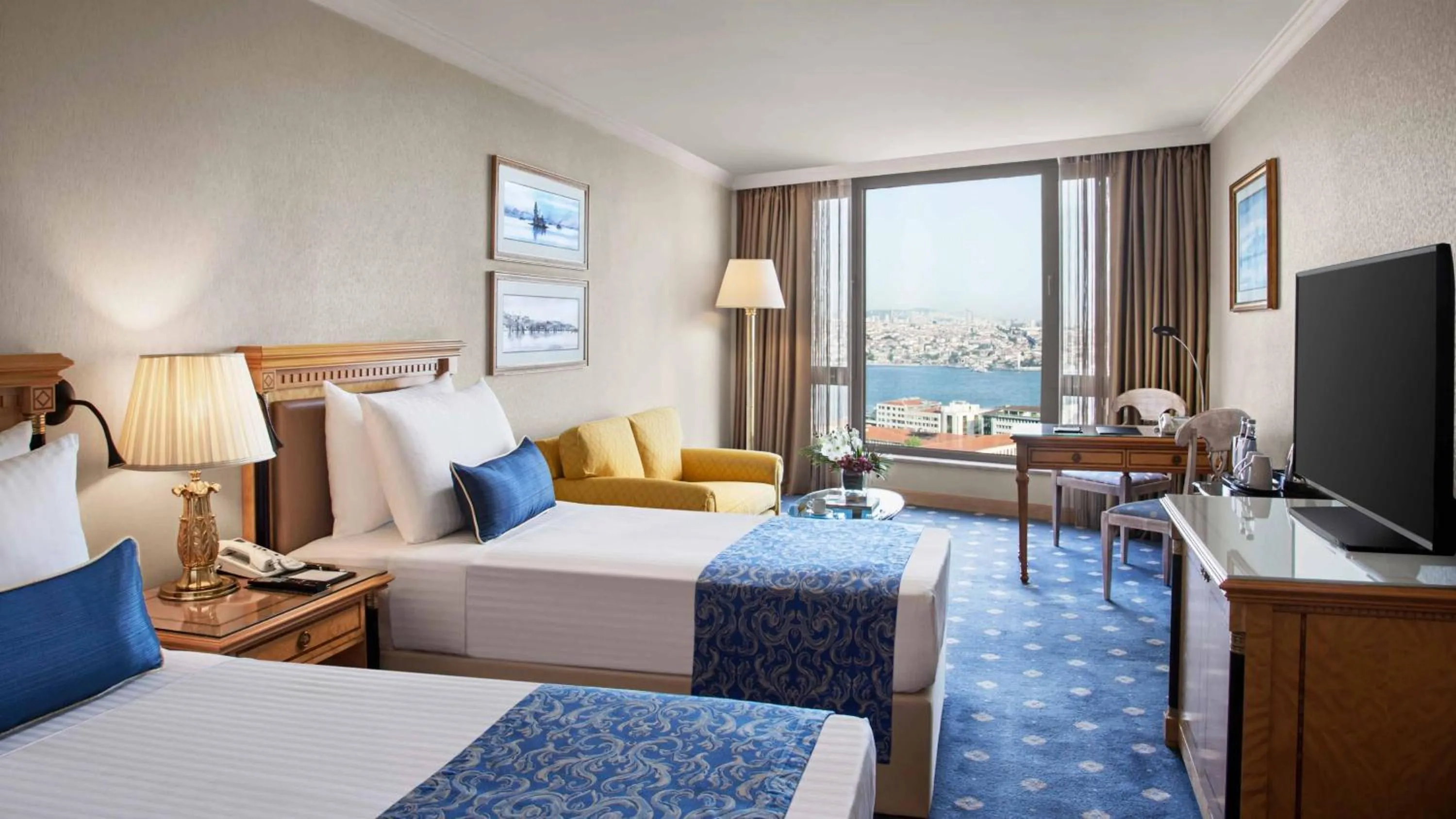 Photo of the whole room, Bed in InterContinental Istanbul by IHG