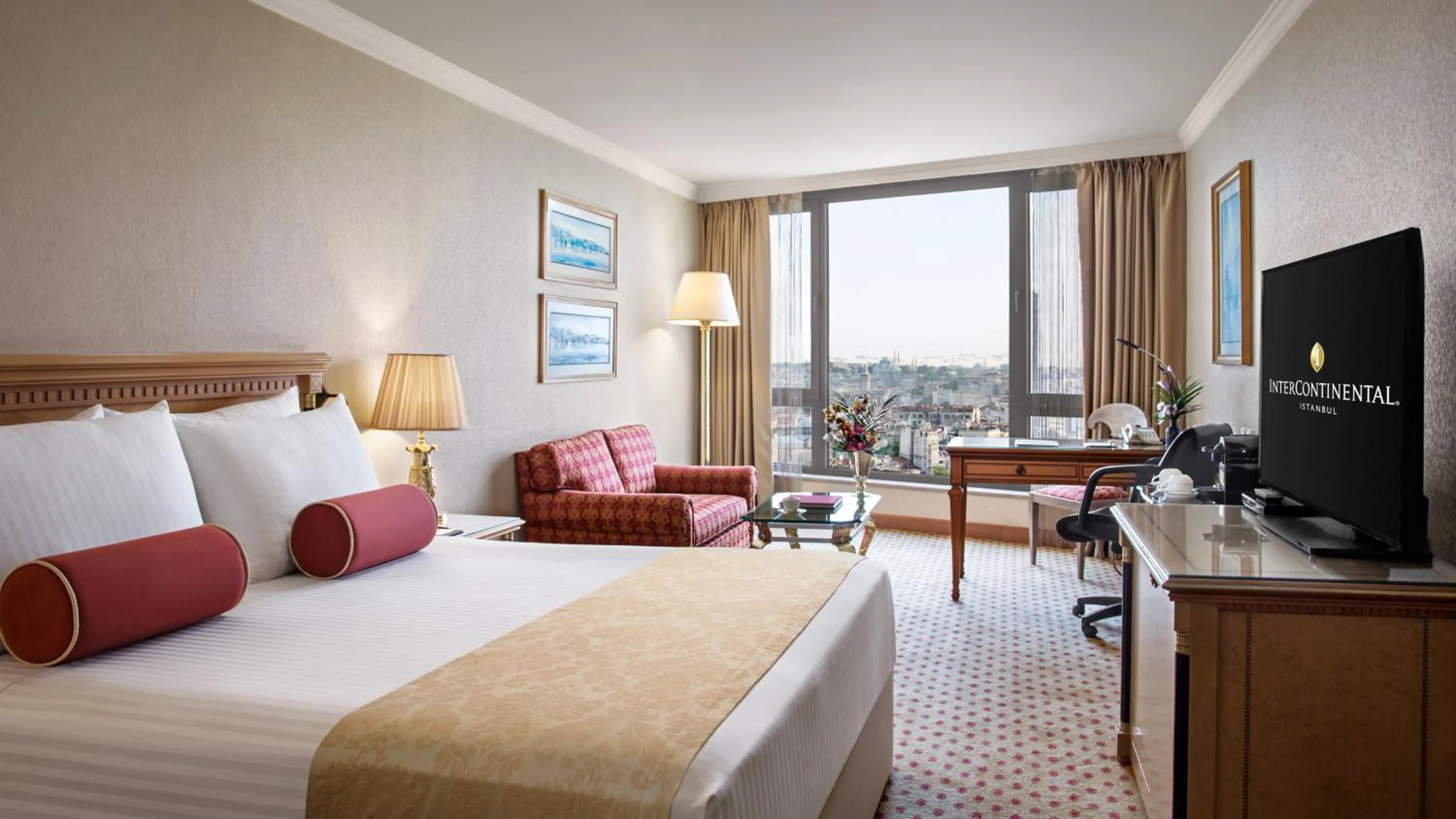 Photo of the whole room, Bed in InterContinental Istanbul by IHG