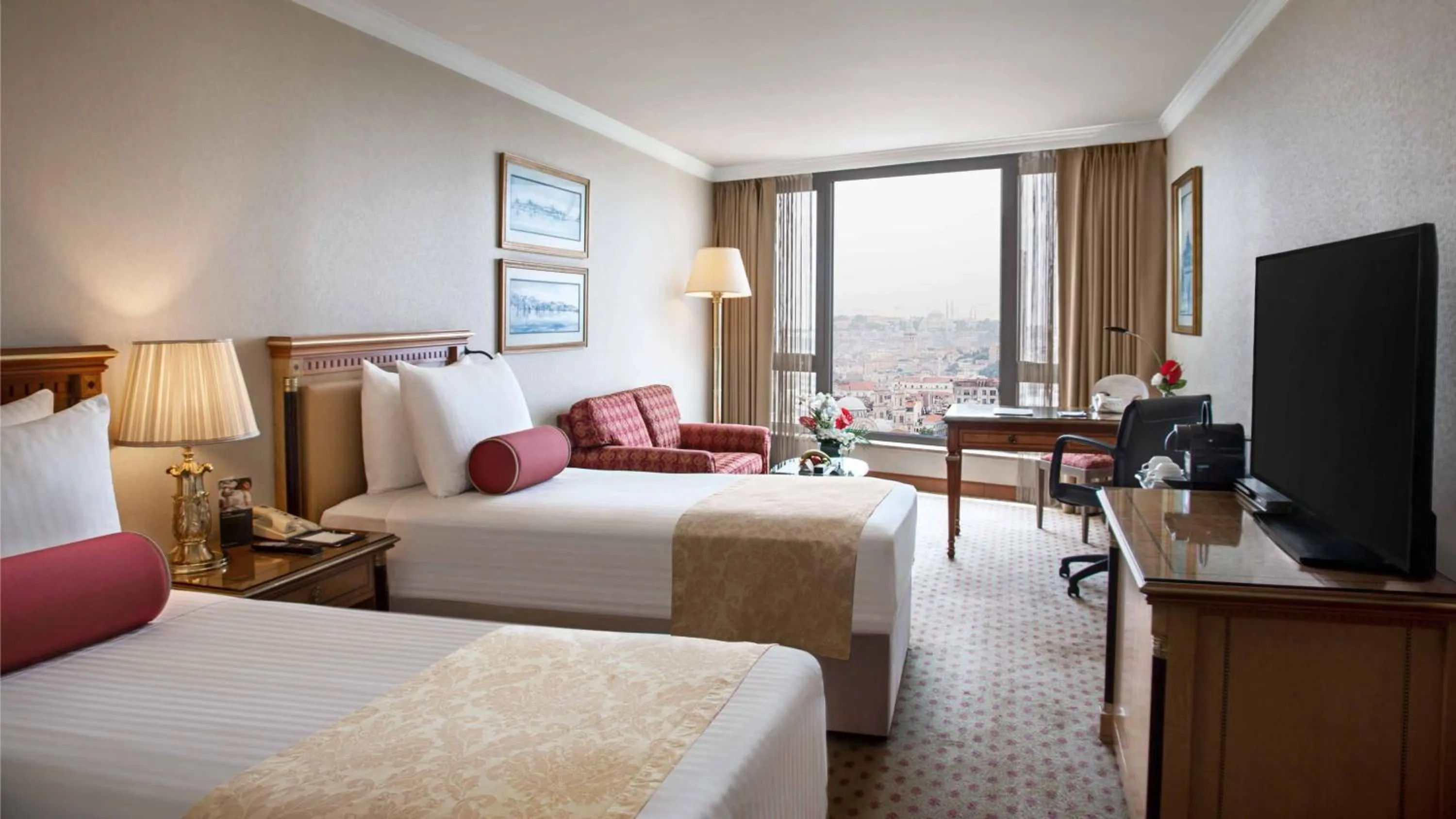 Photo of the whole room, Bed in InterContinental Istanbul by IHG