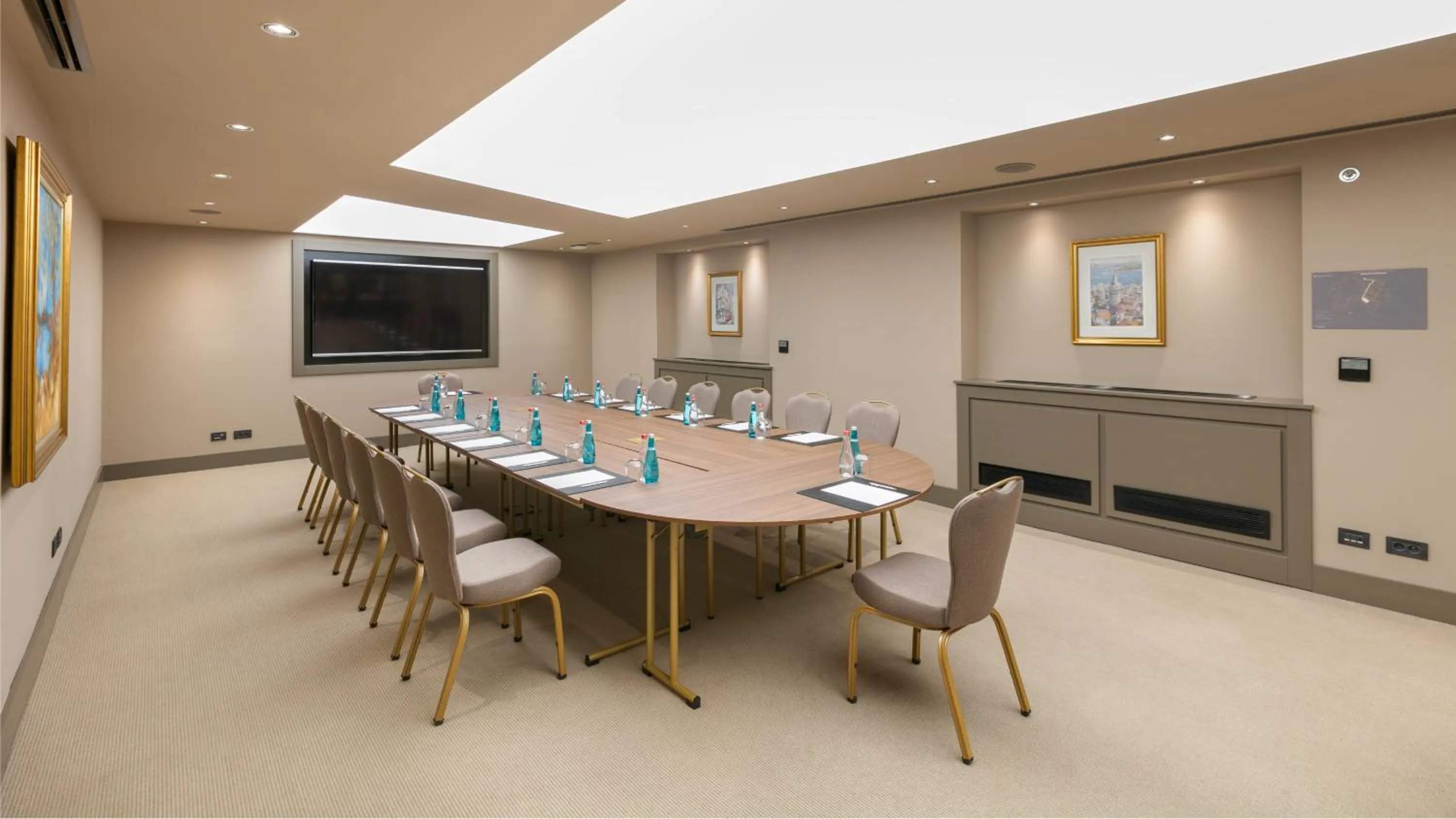 Meeting/conference room in InterContinental Istanbul by IHG