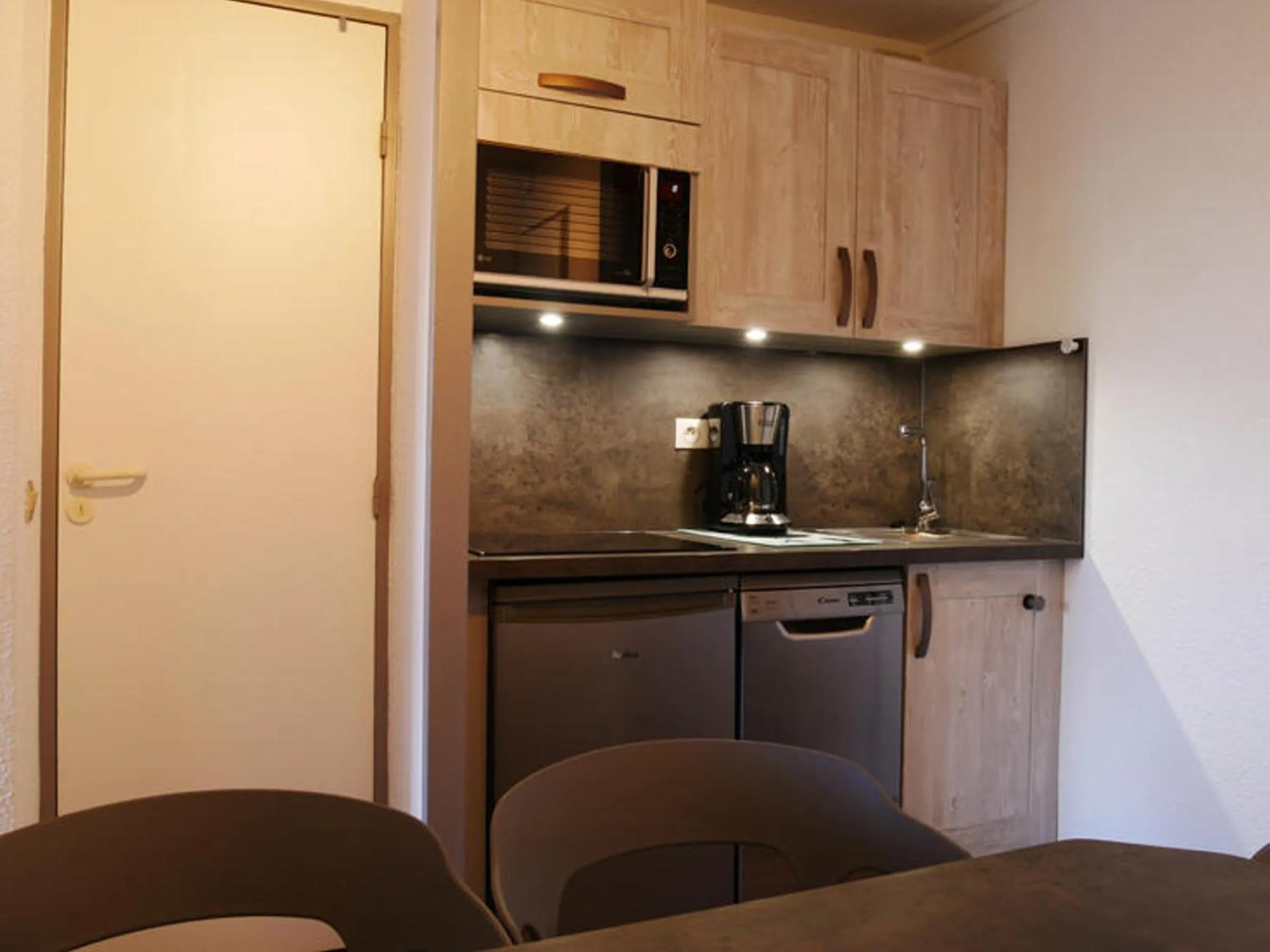Charmant 2 pièces rénové, 4-5 pers, balcon, proche pistes et commerces, La Plagne Montchavin - FR-1-329-39