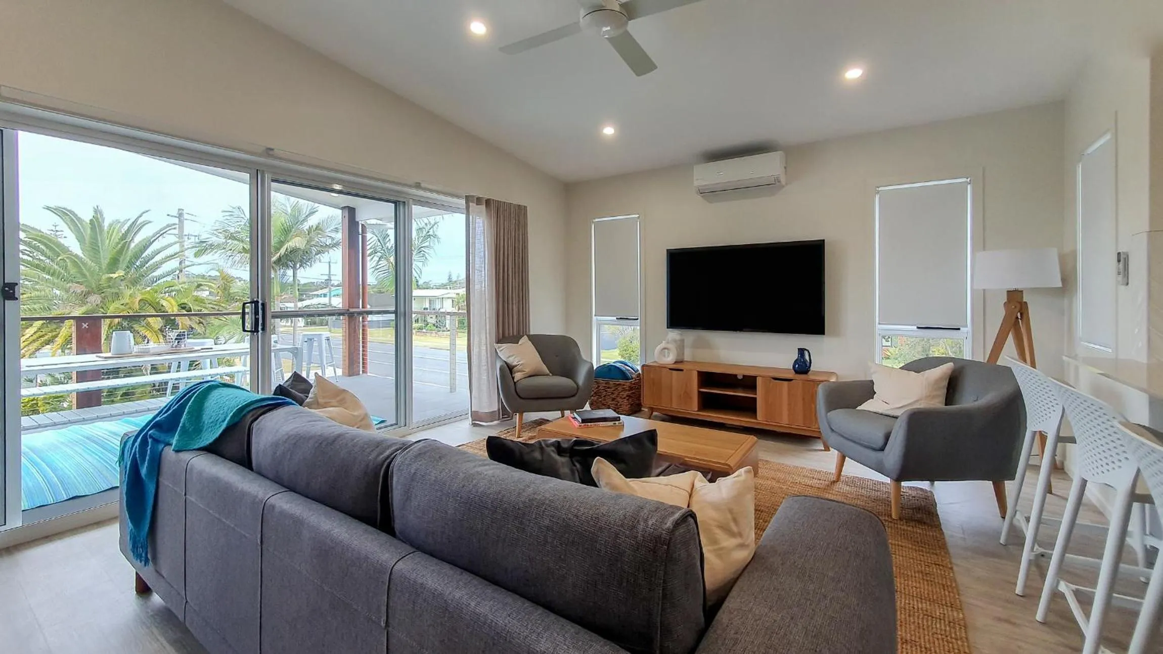 Living room in Moby Dick Waterfront Resort Motel