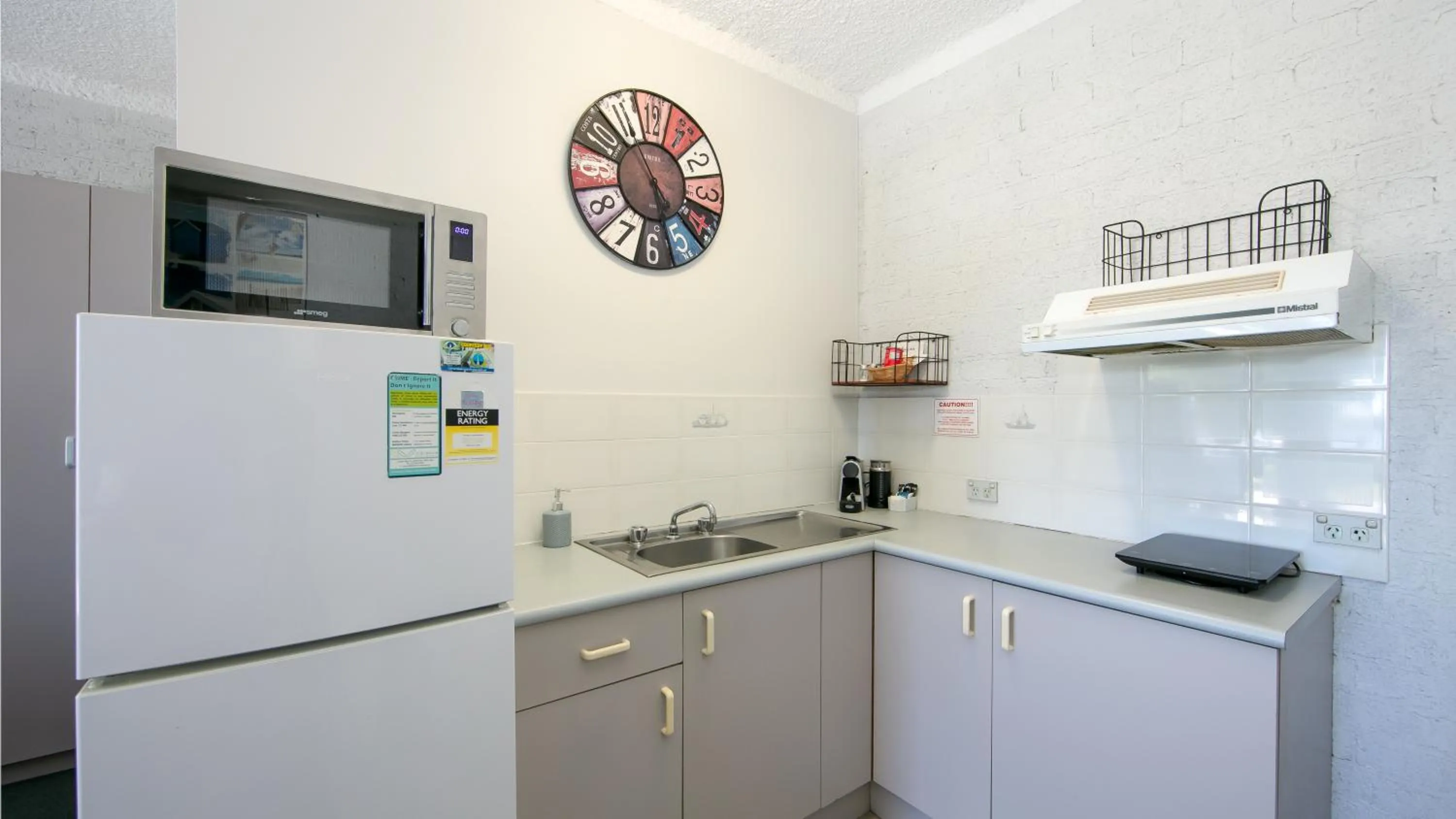 Kitchen or kitchenette in Moby Dick Waterfront Resort Motel