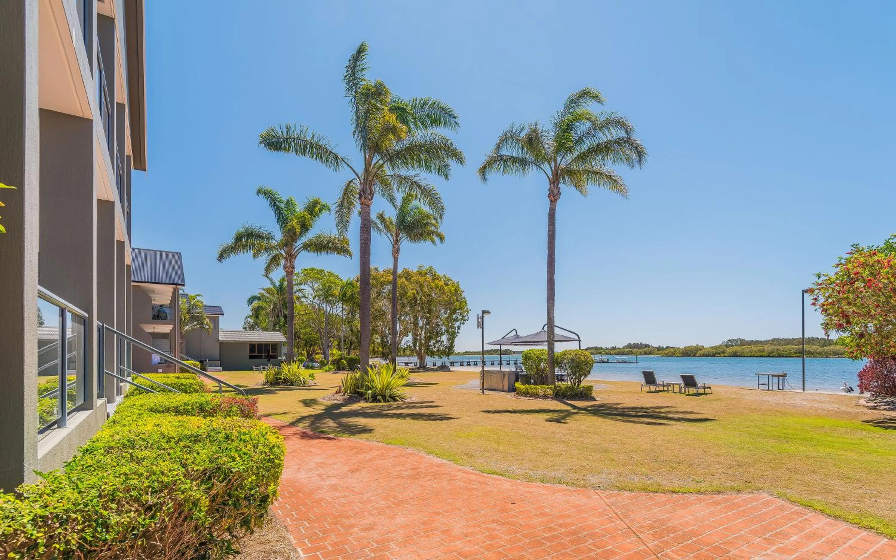 River view in Moby Dick Waterfront Resort Motel