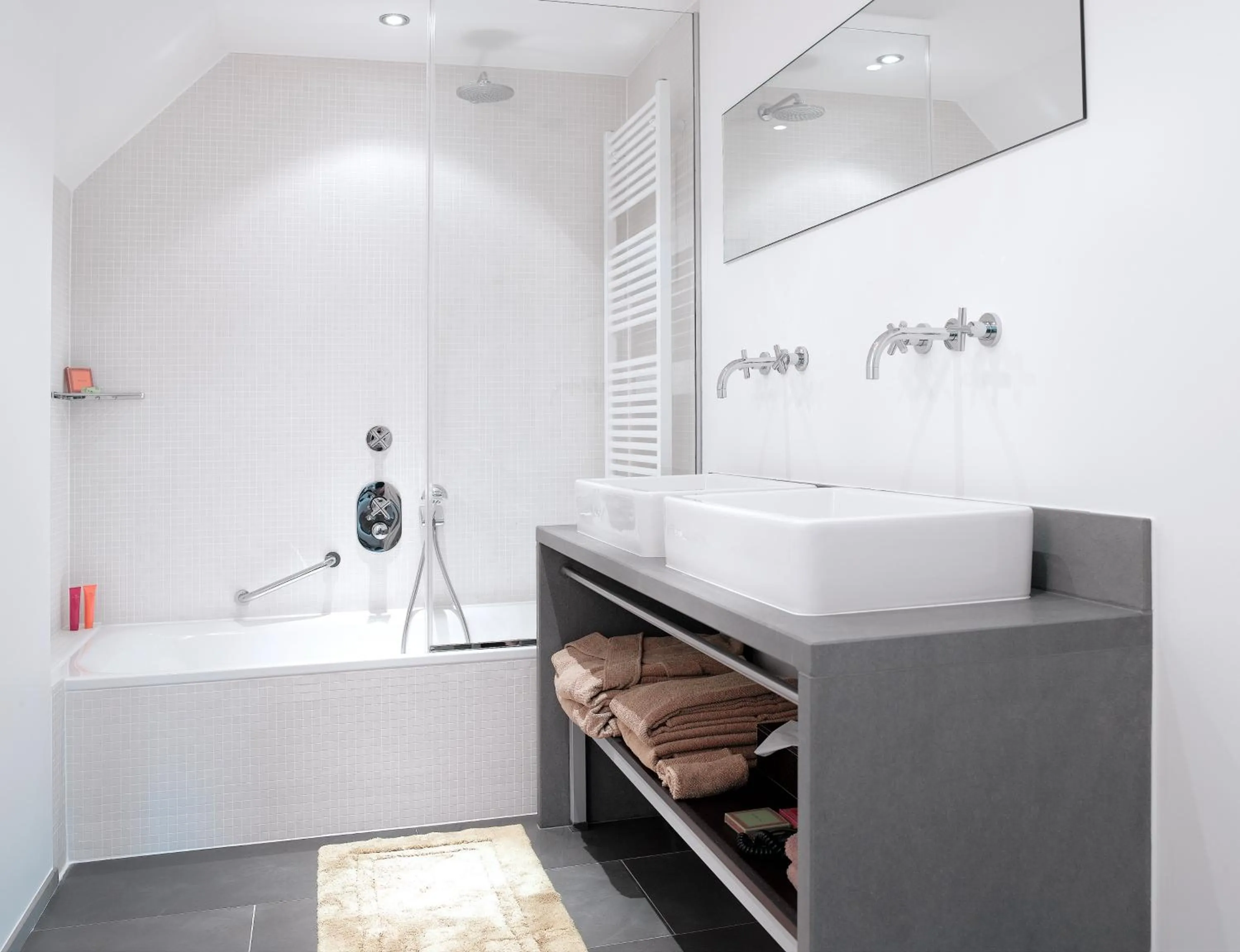 Bathroom in Hotel Alzinn