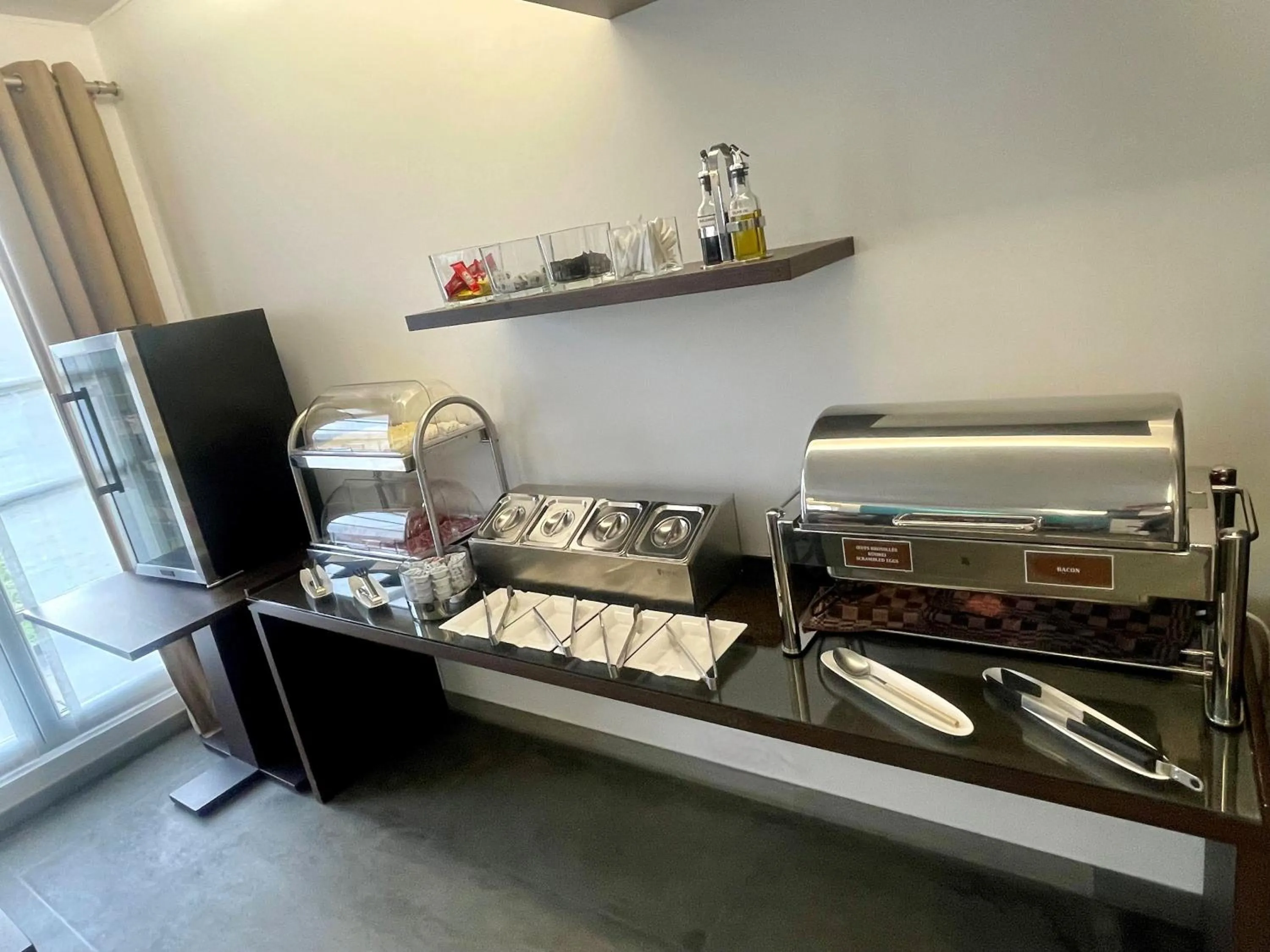 Buffet breakfast in Hotel Alzinn