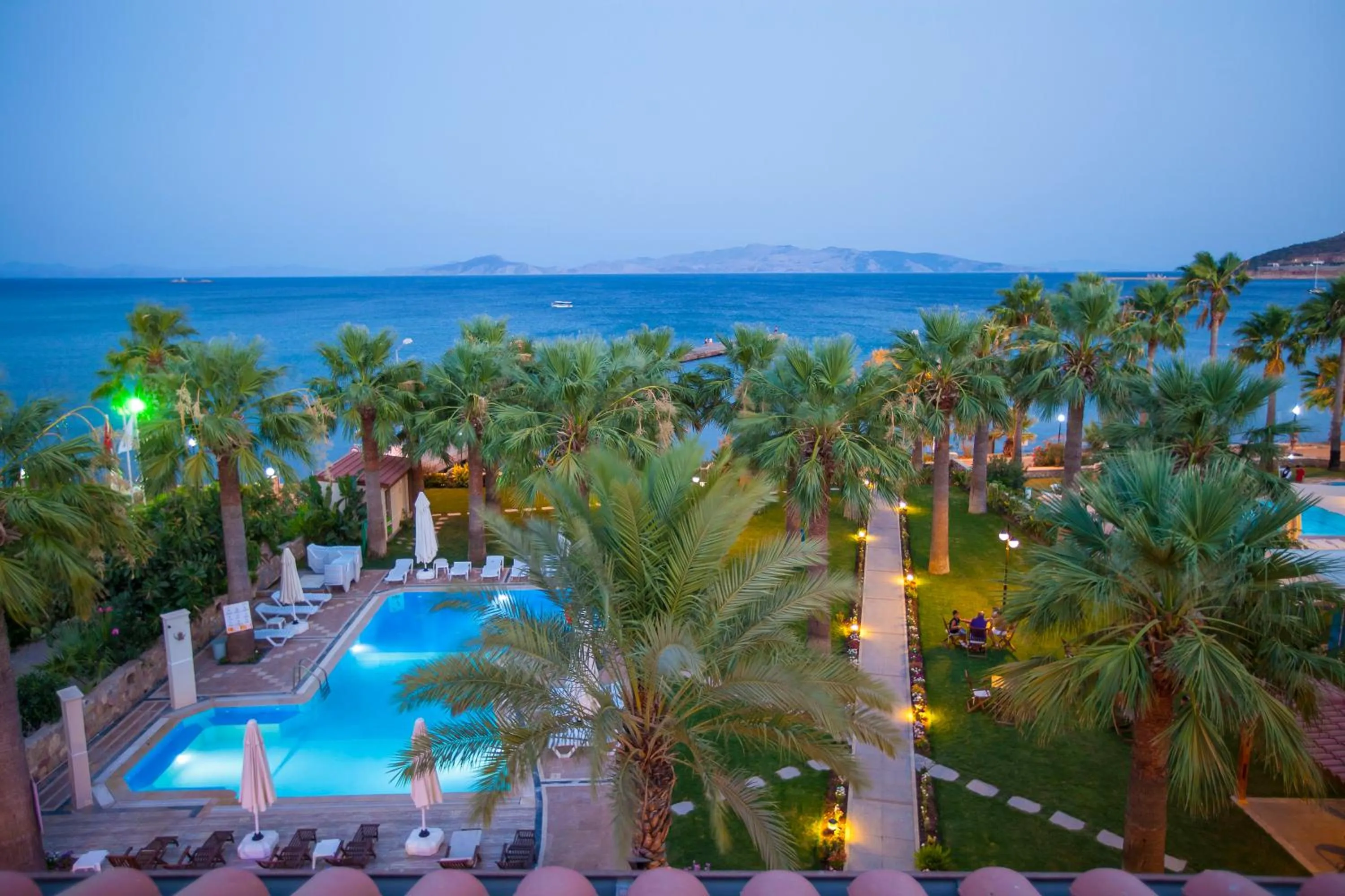 Beach in My Marina Select Hotel