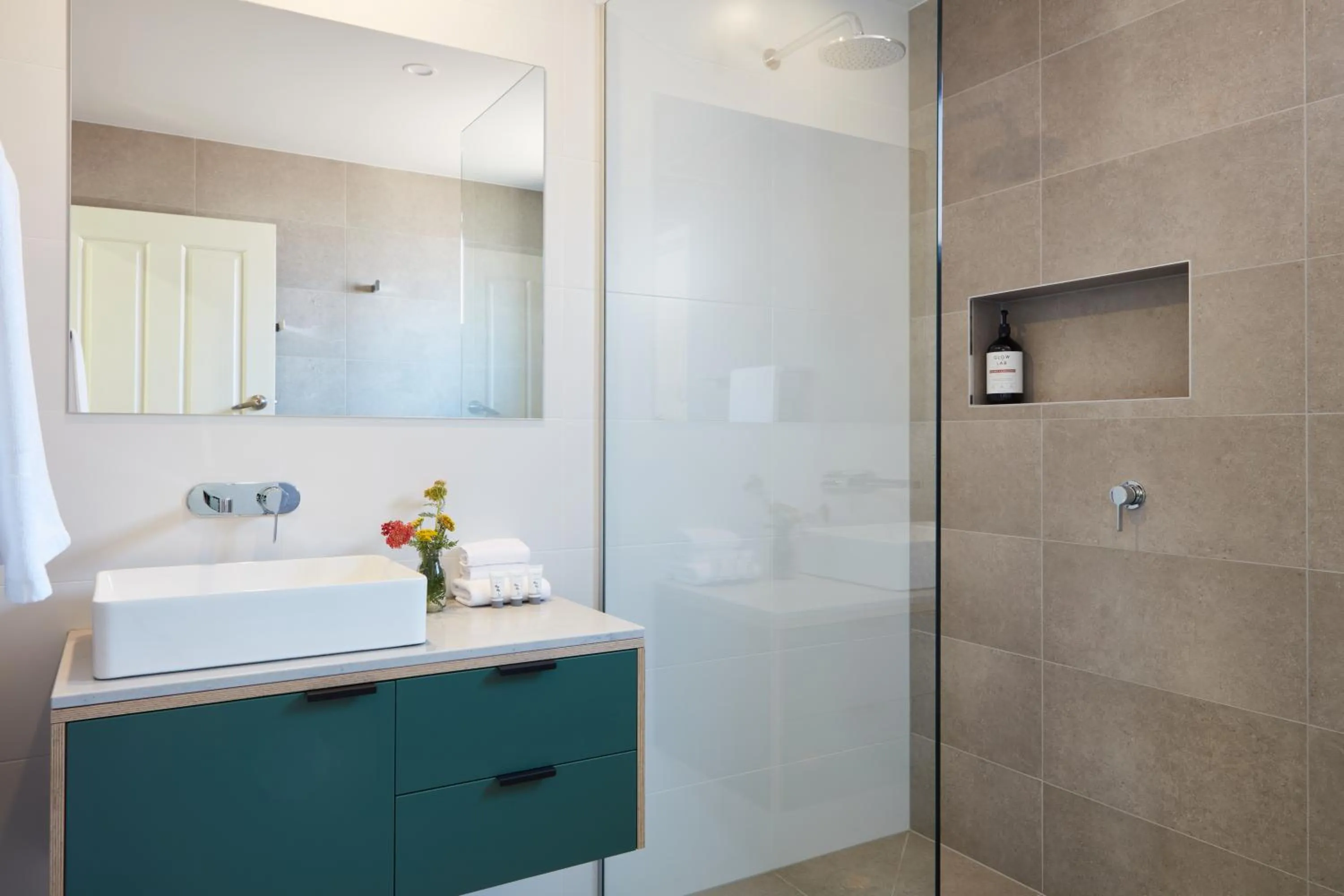 Shower in Goldfield Holiday Units