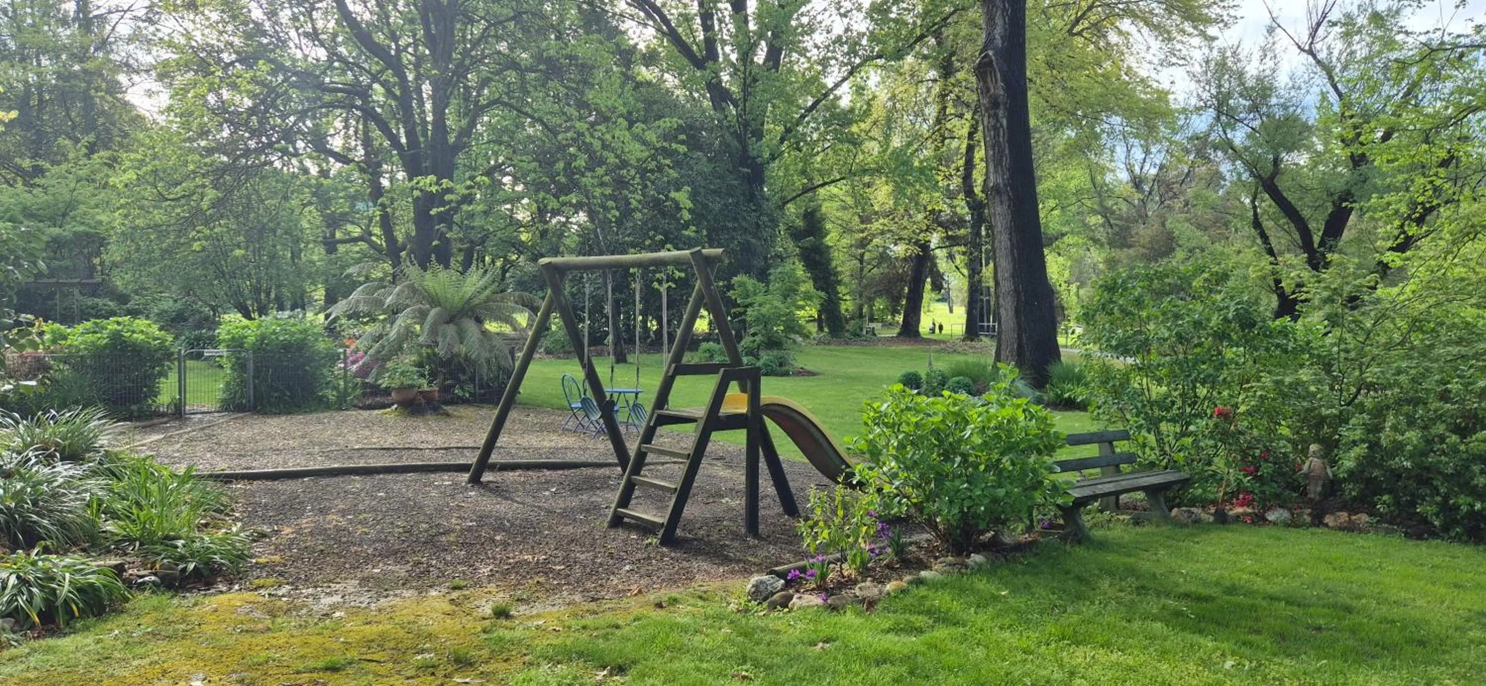 Children play ground in Goldfield Holiday Units
