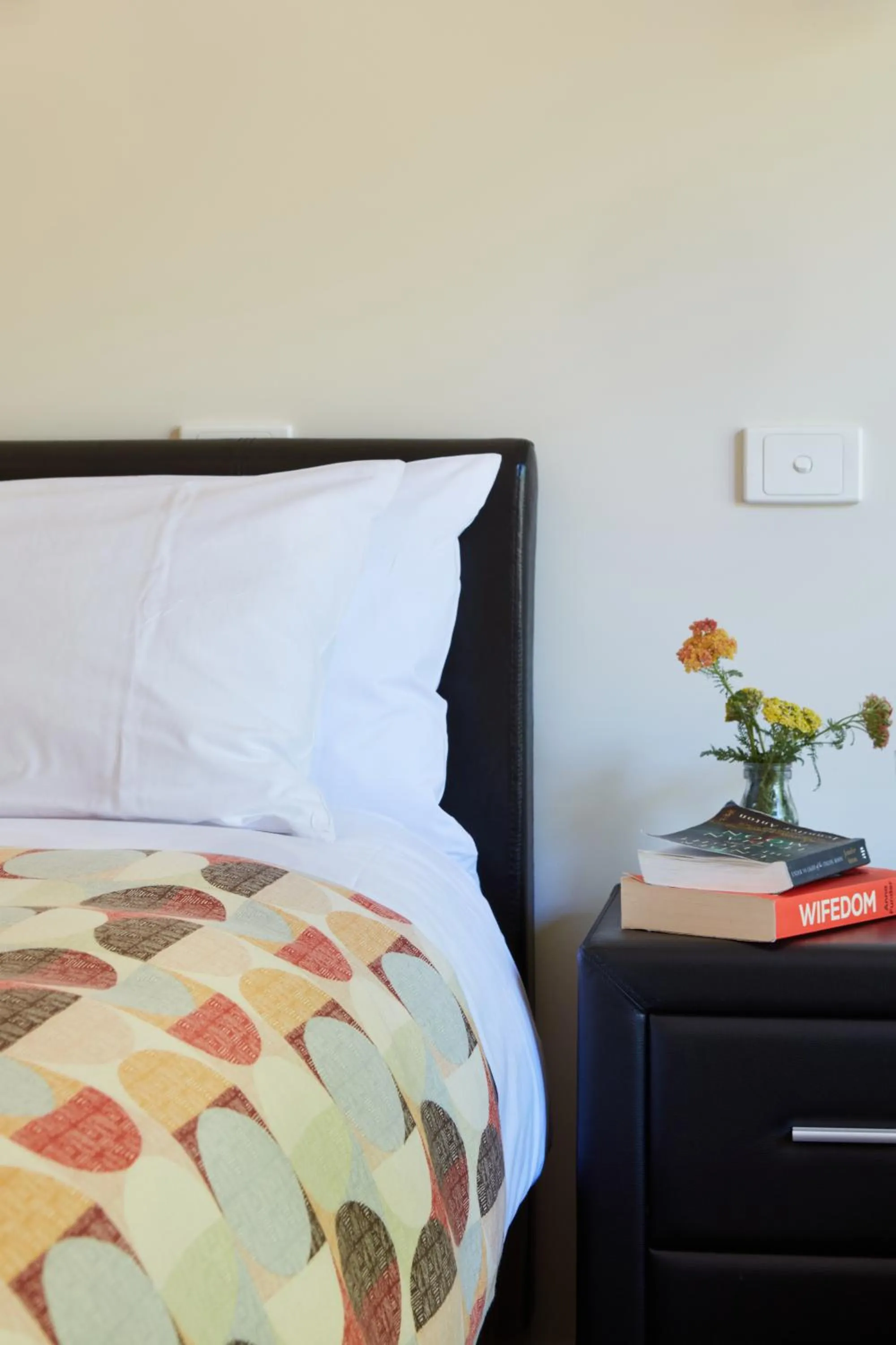 Bedroom, Bed in Goldfield Holiday Units