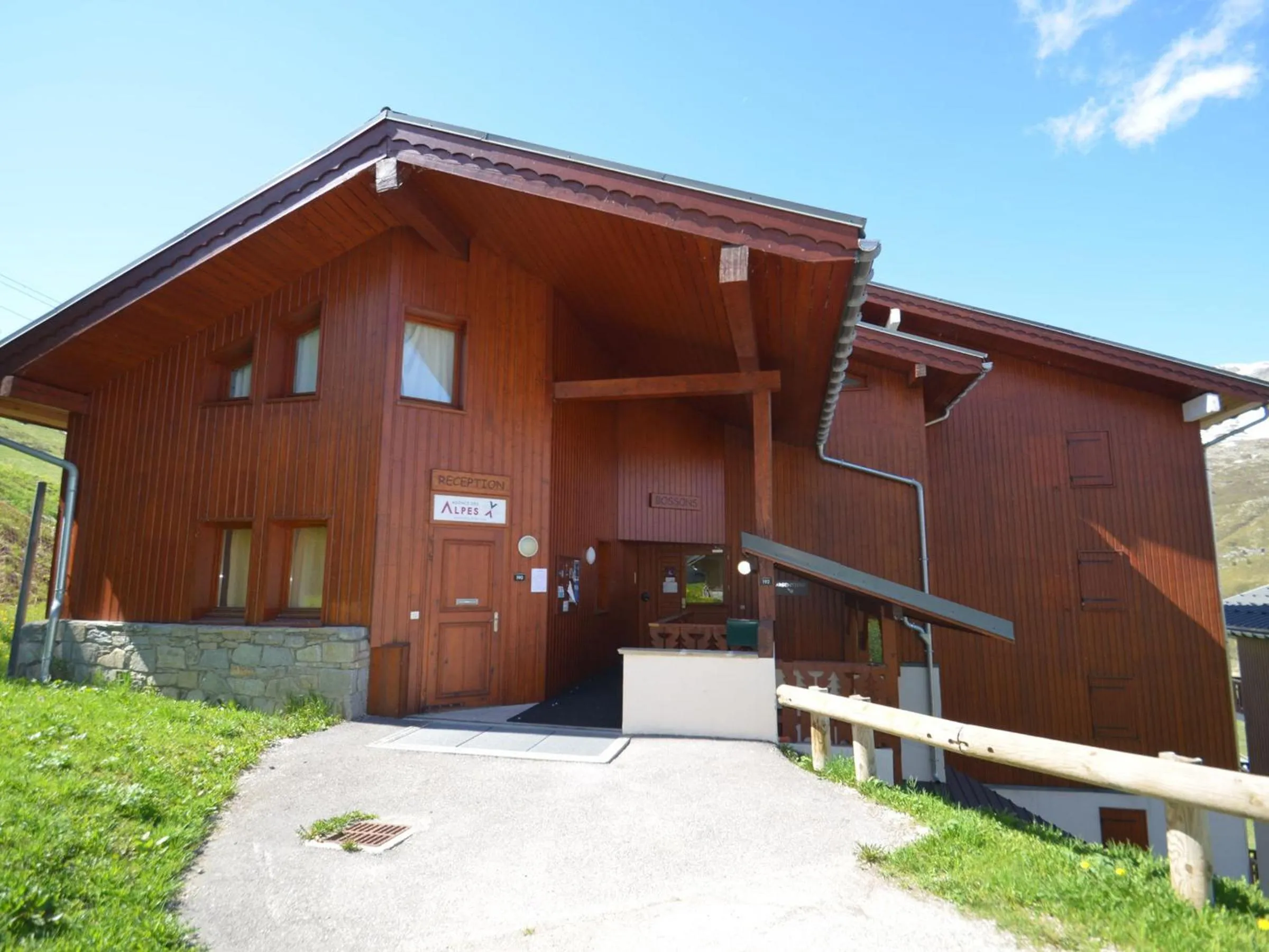 Duplex 8 pers. aux Menuires, ski aux pieds, animaux admis - FR-1-452-105