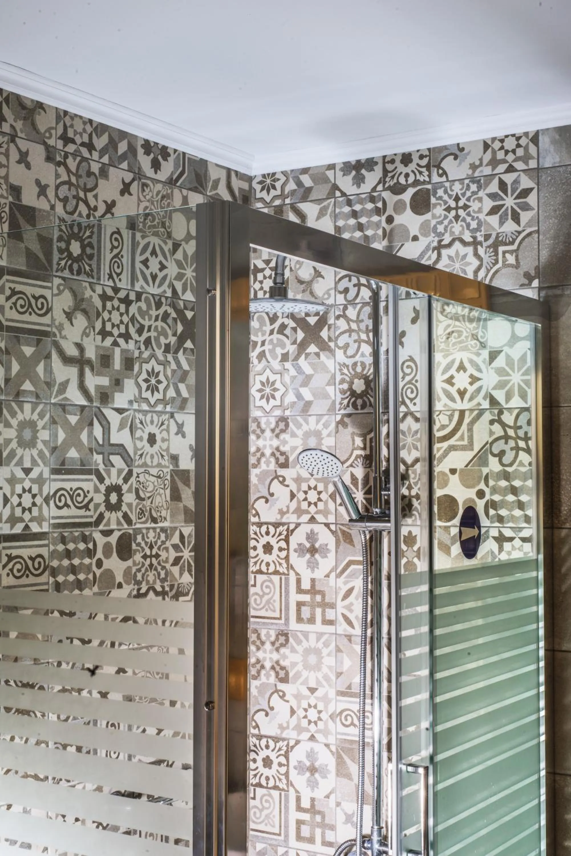 Shower in Stefania Studios by Estia