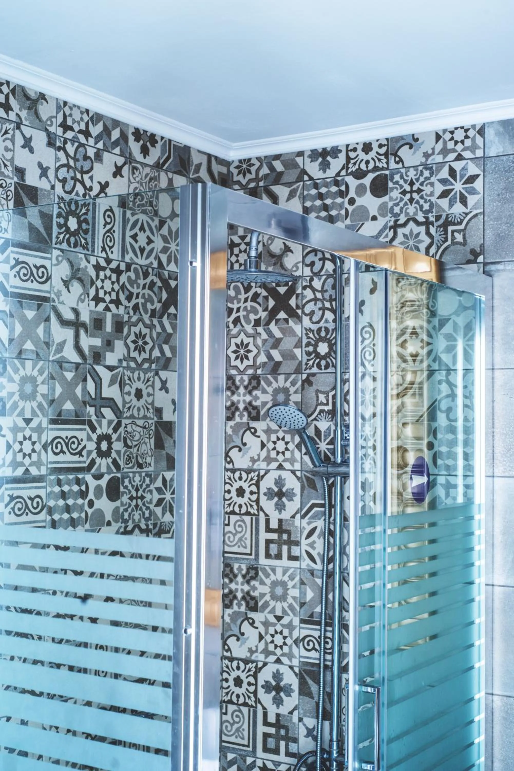 Shower in Stefania Studios by Estia